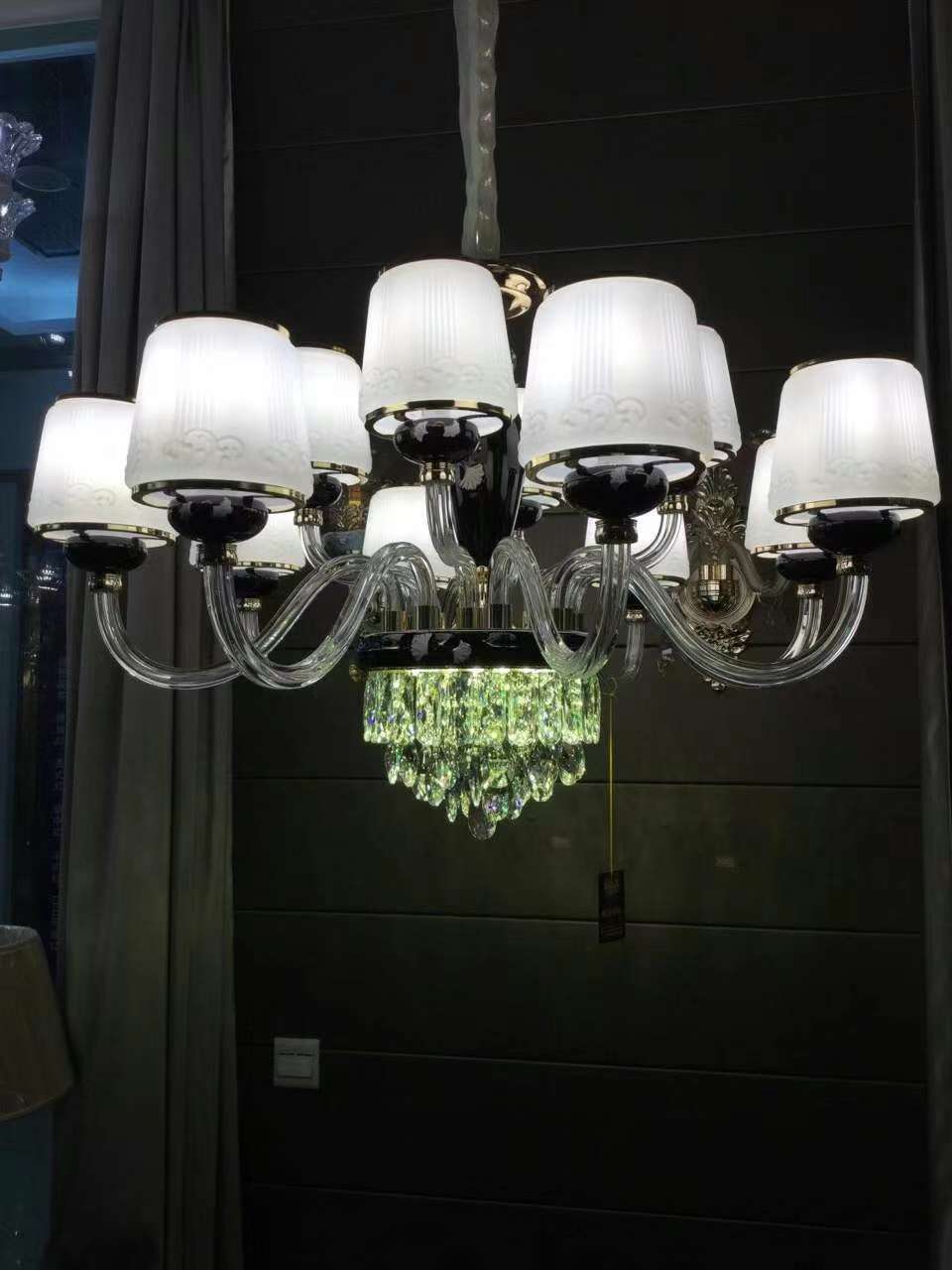Six simple chandeliers in the living room, dining room and corridor made of crystal glass Item Picture
