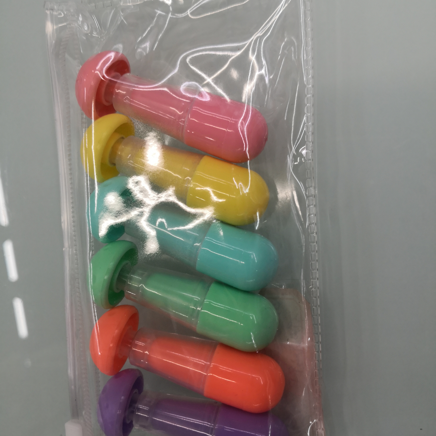 义乌市博洋笔墨用品商行817—6色拉链袋包装蘑菇荧光笔