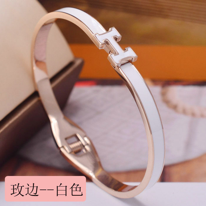 Chenglong Jewelry Titanium Steel Classic H Bracelet, non-allergenic and non-fading B0008-90 details Picture
