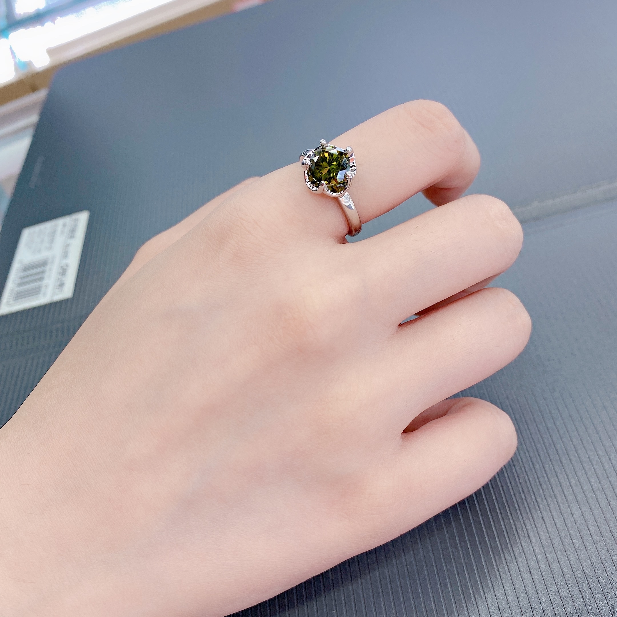 The surface of Chenglong jewelry is plated with white gold or rose gold, and the opening of the live ring can adjust the feminine charm CL0595-19 Item Picture