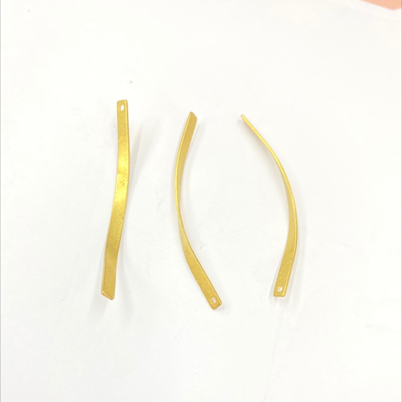 XM09666 flat square wire twist rod one hole