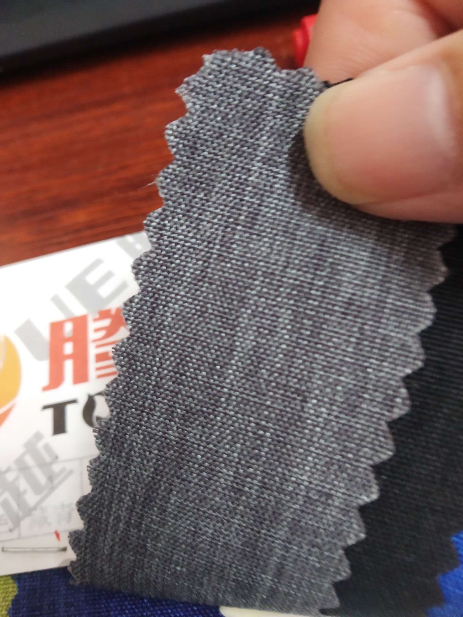 TY-- 034 300D Matte, stretchable pu waterproof 5# gray Application Scenario