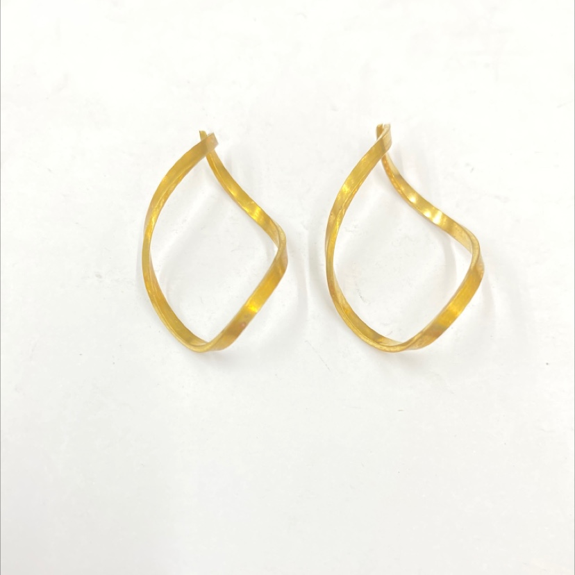 FM00158 flat square copper wire twisted shape
