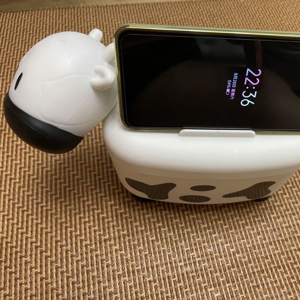 Calf multifunctional storage box. Removable paper accessories Toothpicks can be used as phone holders full figure