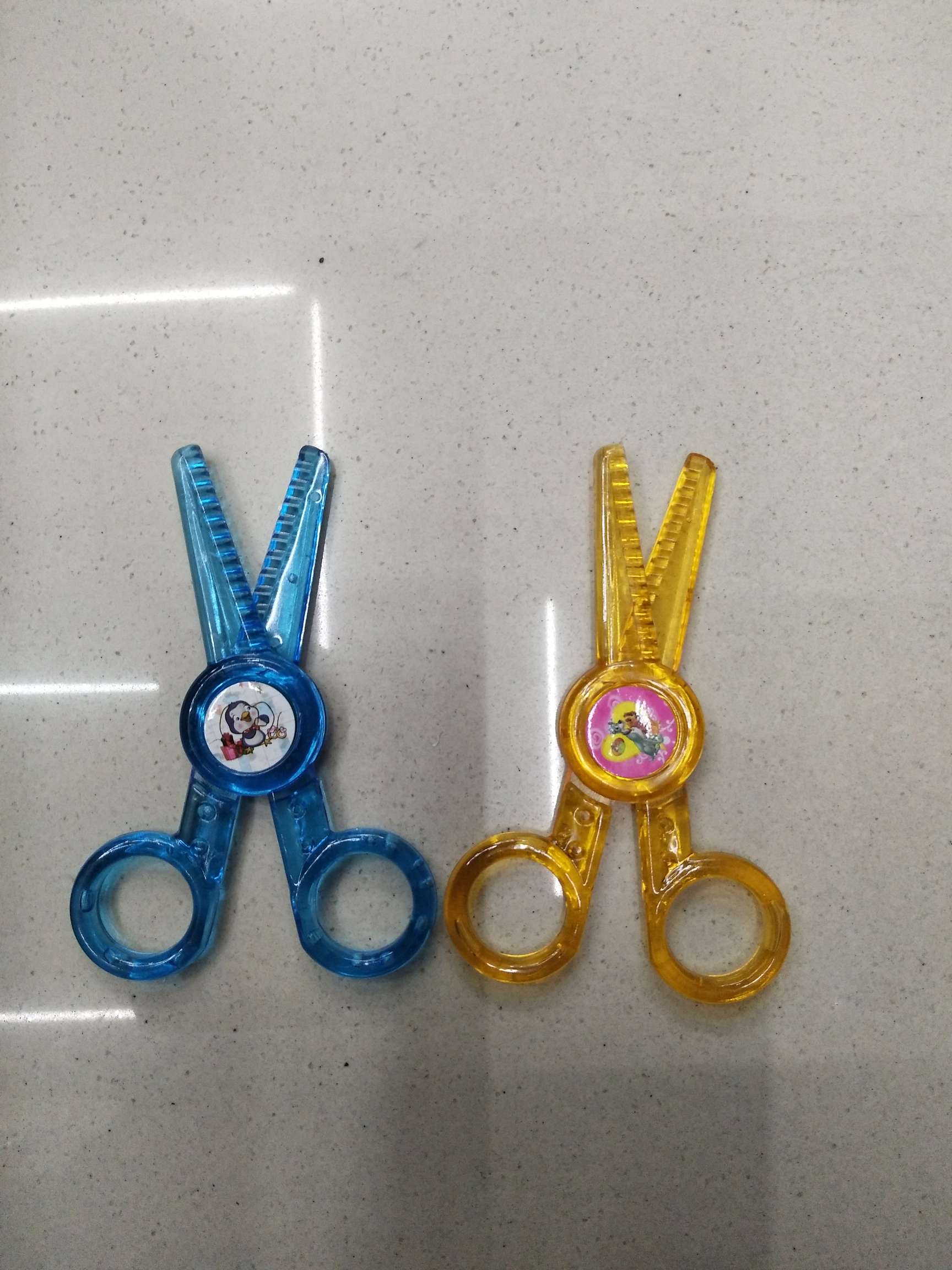 Children's scissors, kindergarten safety scissors, all-plastic safety scissors, scissors, stationery scissors, children's handicraft scissors, office and educational scissors, tools, lace, several patterns, tooth-shaped scissors Item Picture