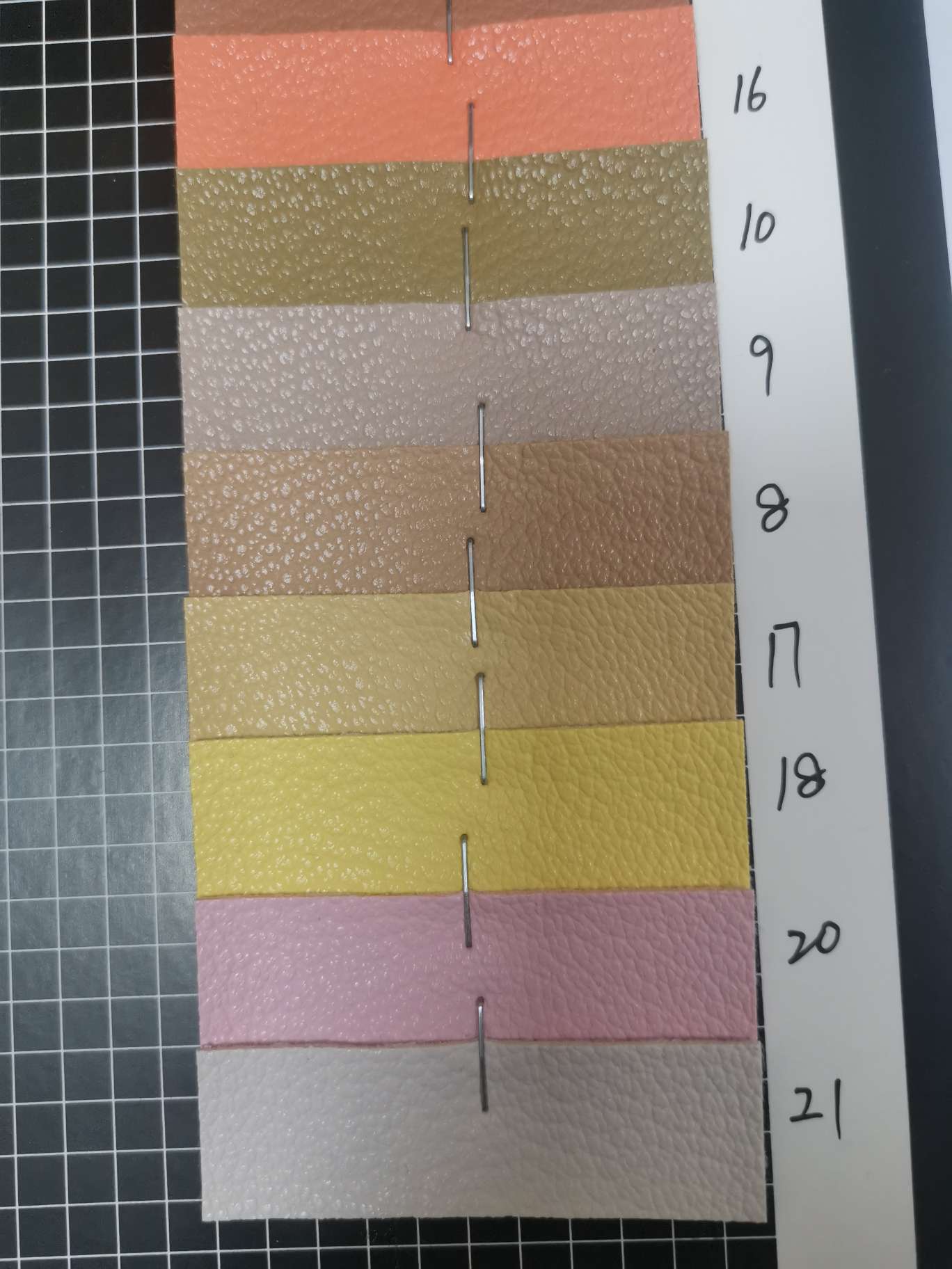 7 3 9 7 8 6 Manufacturers direct sales of new leather a large number of spot high school low grade luggage sofa shoe material fabric Application Scenario