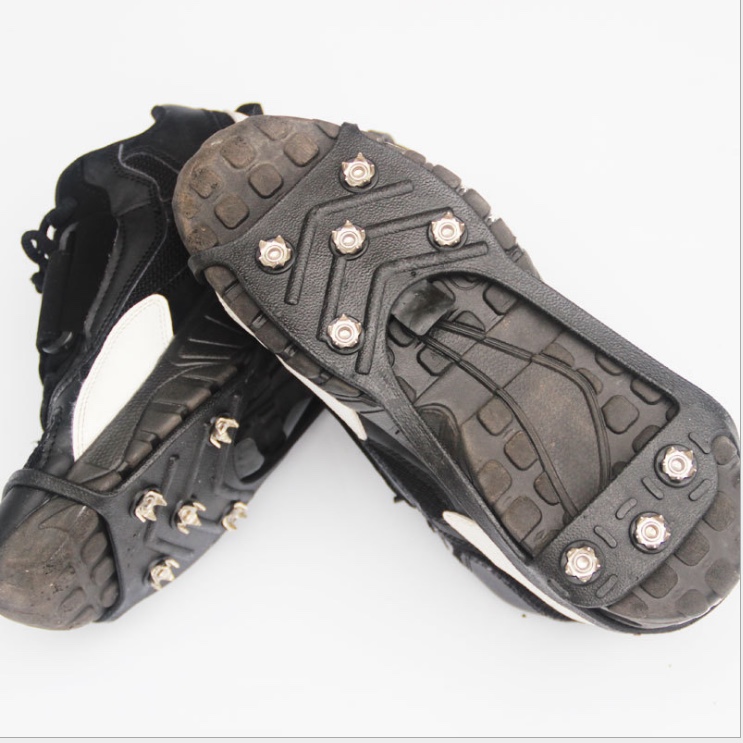 Outdoor 8 Teeth Anti-Skating Claw Silicone Shoe Cover Ice And Snow Tourism Mountaineering Rock Climbing Manufacturers Supply Application Scenario