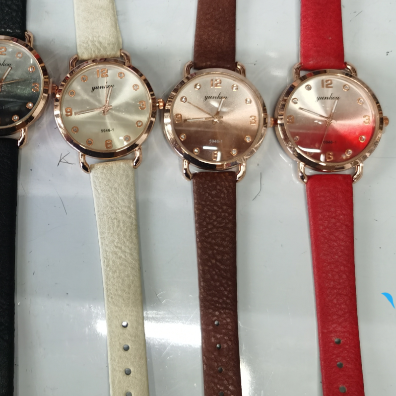 石英表女士皮带电子表手表