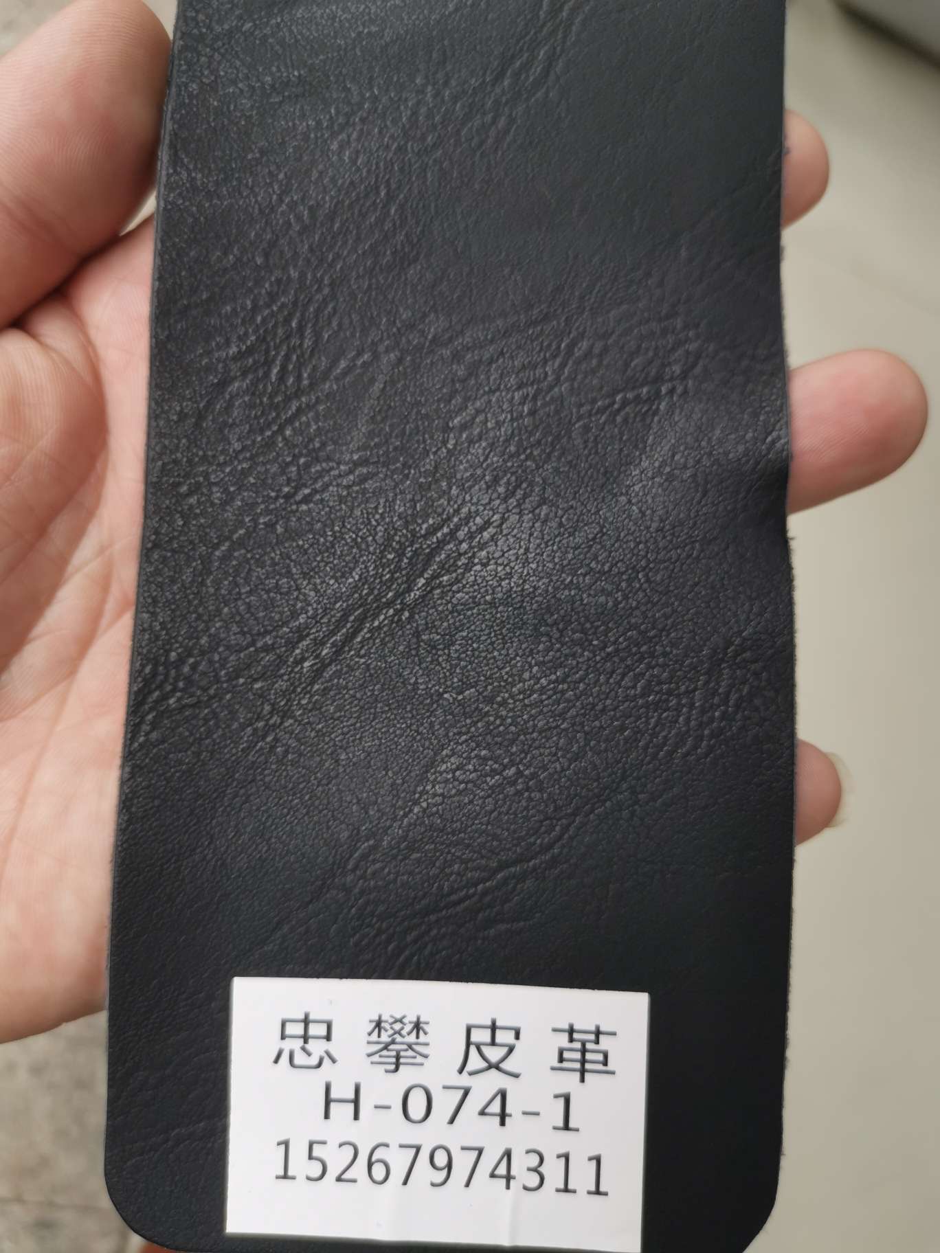 黑色/皮革细节图