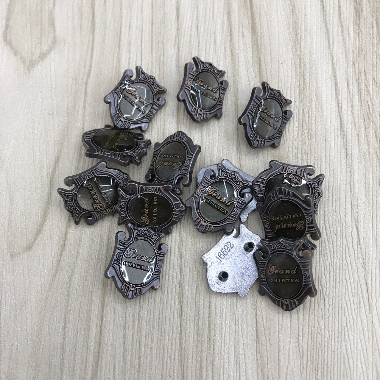 服装箱包皮具装饰配件合金标红古铜色