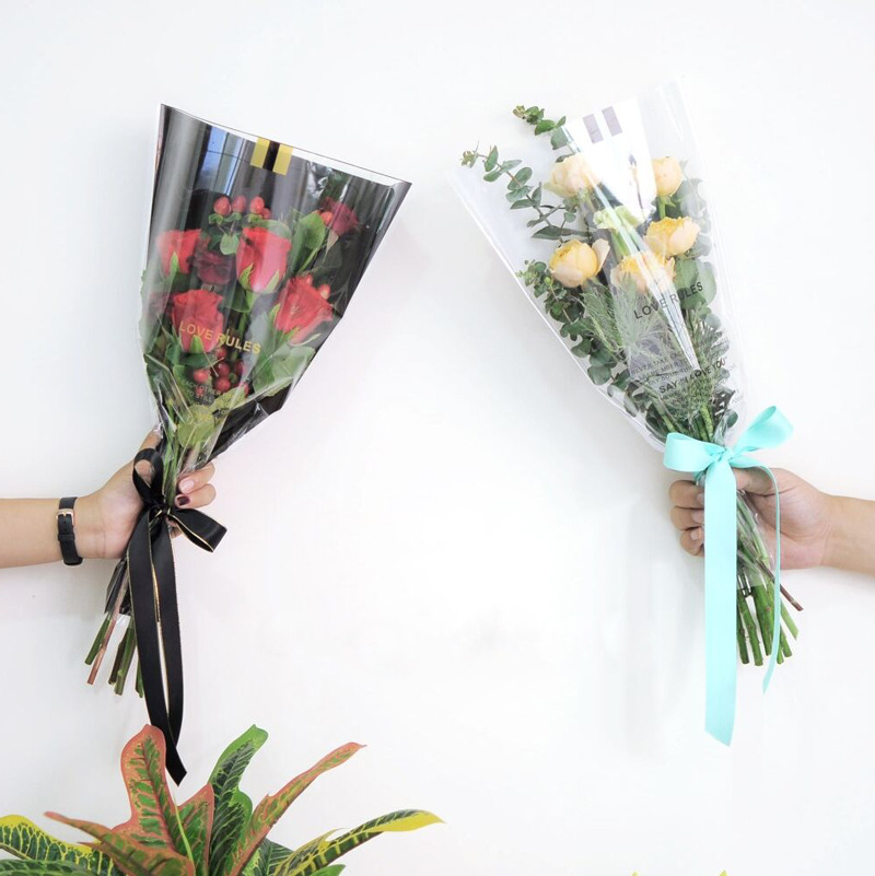 Love rules: Wrap a flower bag detail image 5