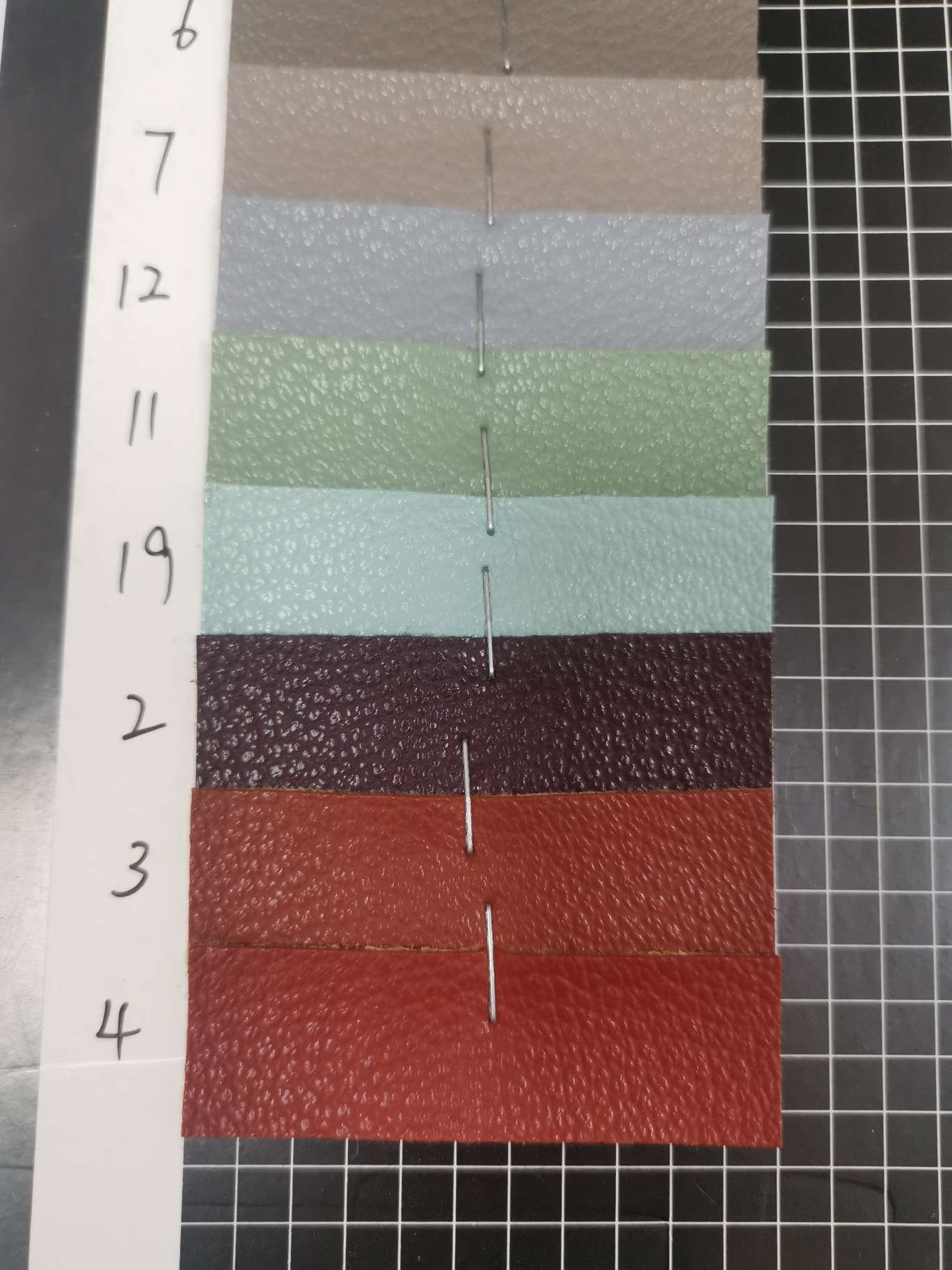 73 97 86 Manufacturers direct sales of new leather a large number of spot high school low-grade luggage sofa shoe material fabric Item Picture