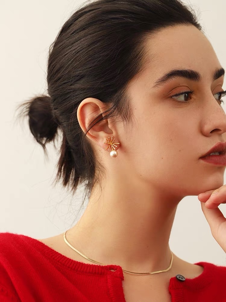 Dingxin Accessories S925 Silver Needle Earrings 912091, a popular new product in foreign trade, is a fashionable metal earring with a European and American style. Wholesale supply from the manufacturer details Picture