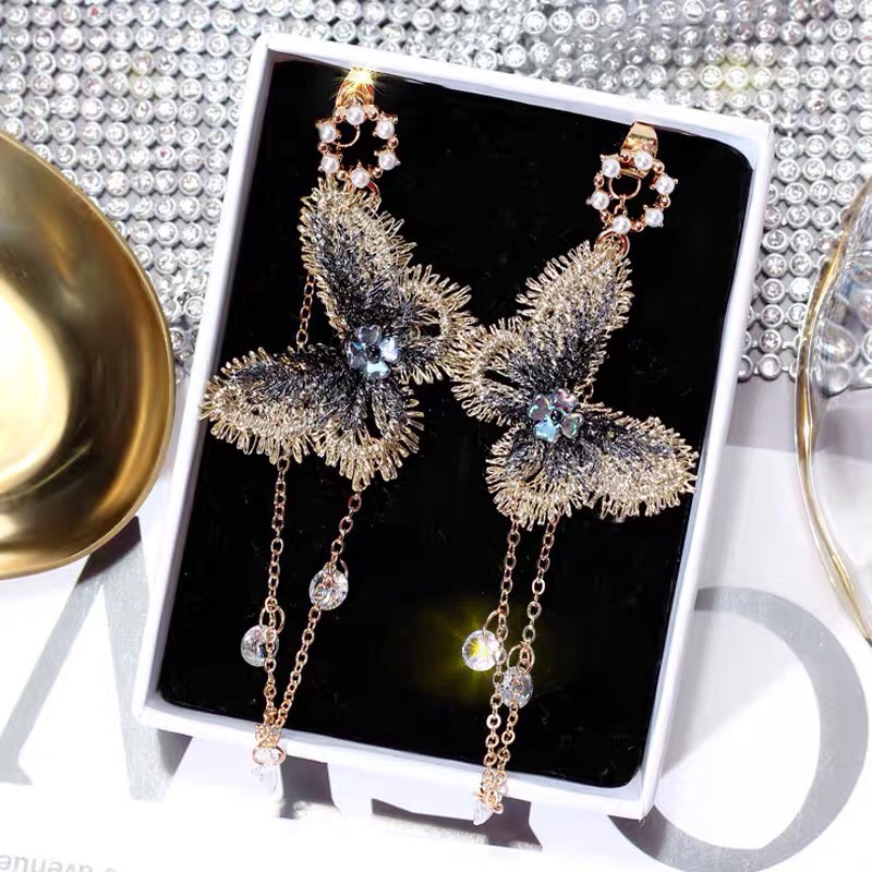 Delicate gradient butterfly Bata new sweet cold wind Sue earrings