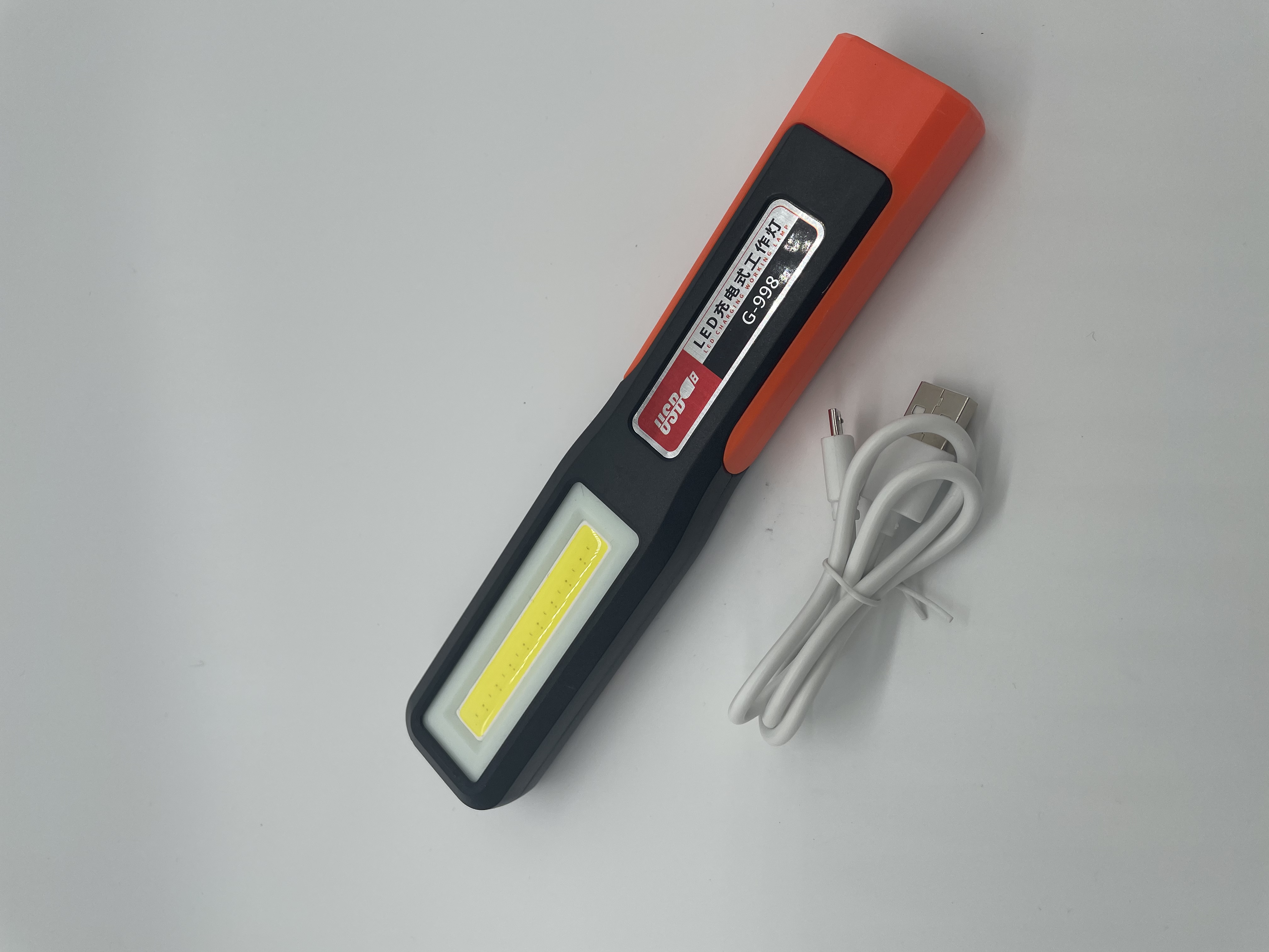 电池充电器实物图