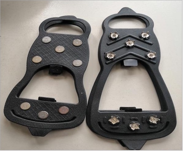 Outdoor Crampons 8 Teeth Non-Slip Simple Silicone Shoe Cover Snow Ice Mud Tour Mountaineering A Pair Of Two details Picture