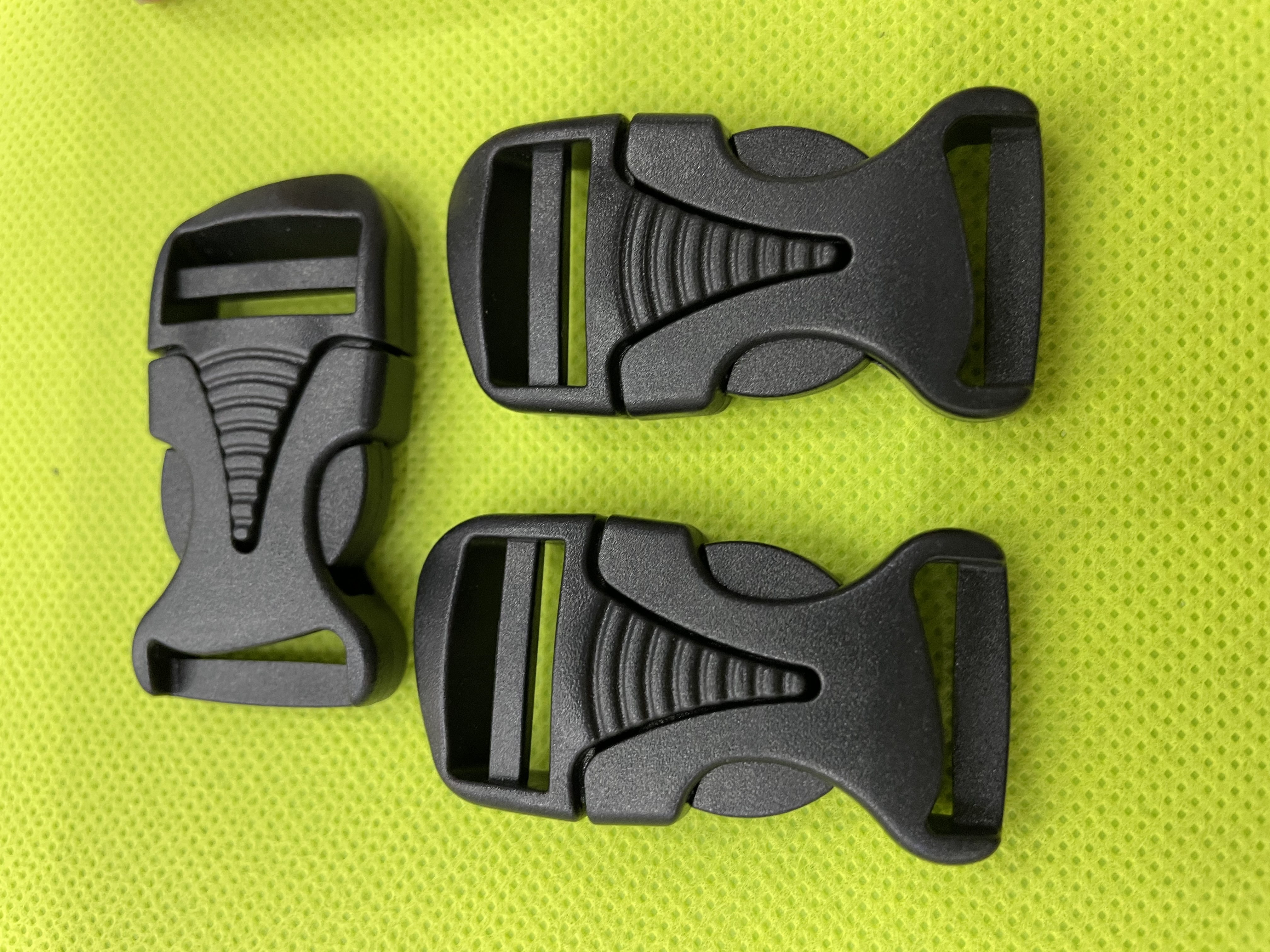 أزرار من أزرار حقائب التسلق Item Picture
