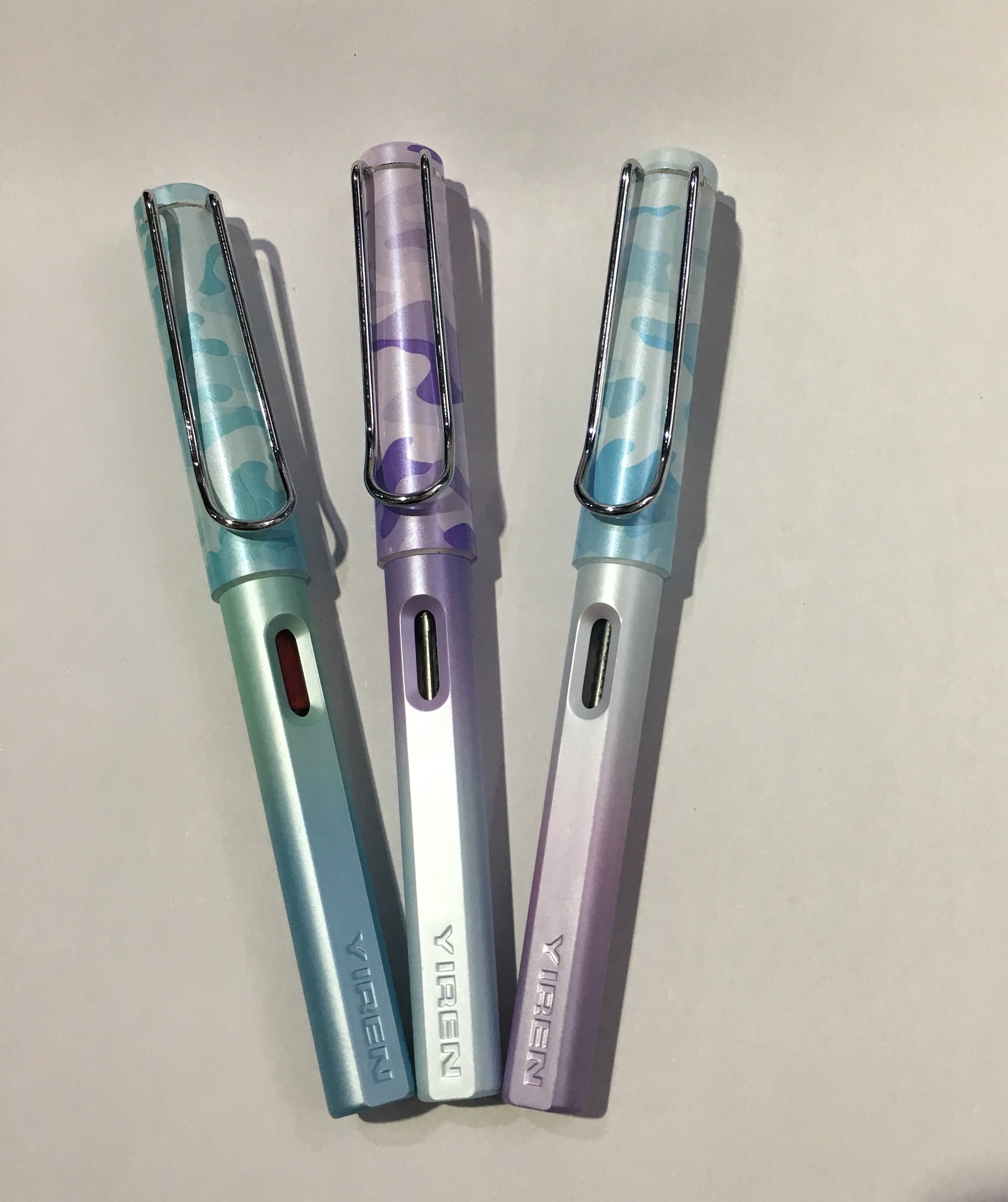 金属笔书写笔/钢笔/文具白底实物图