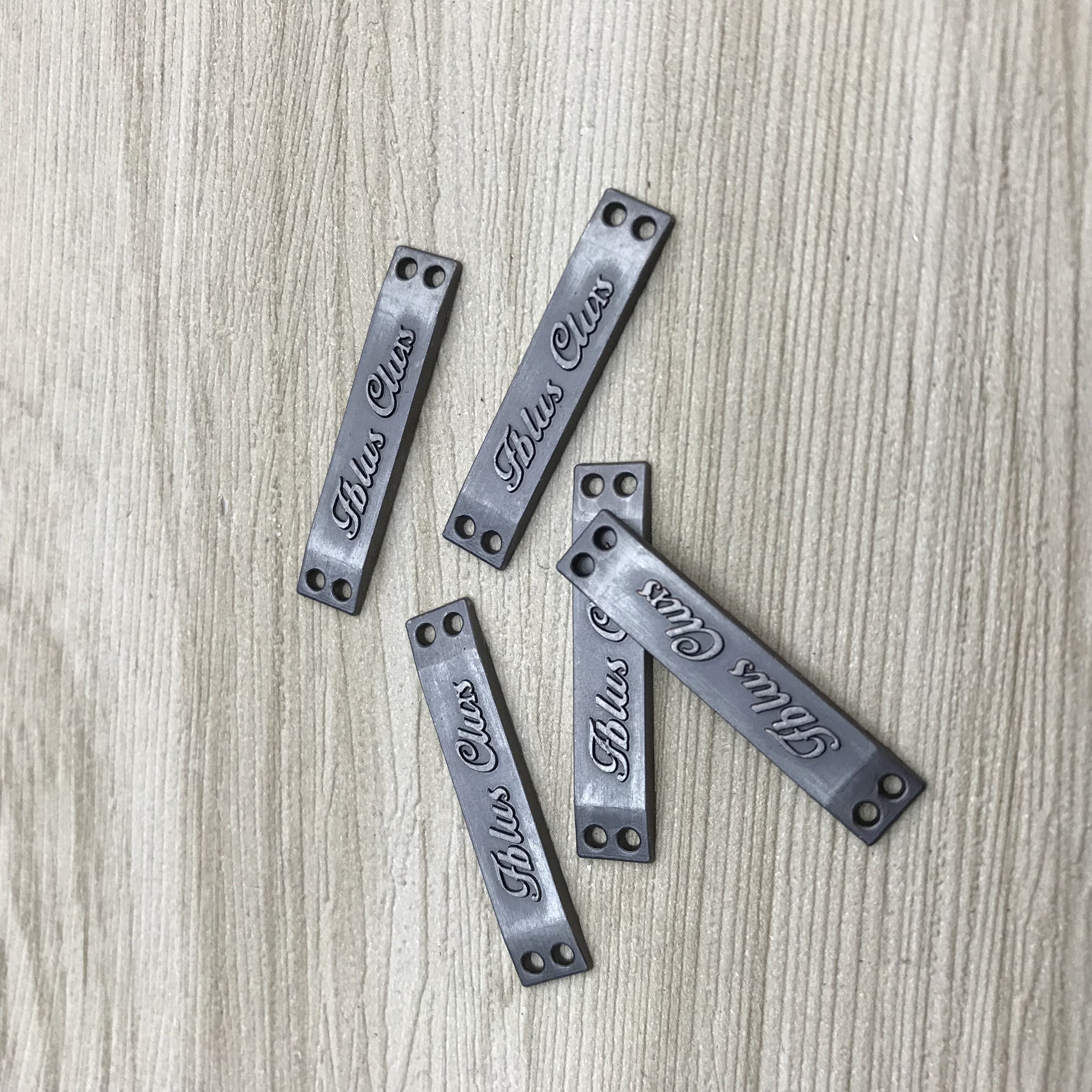 Factory direct sales of wire drawing technology for clothing decoration accessories detail image 3