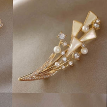 Brooch 2001