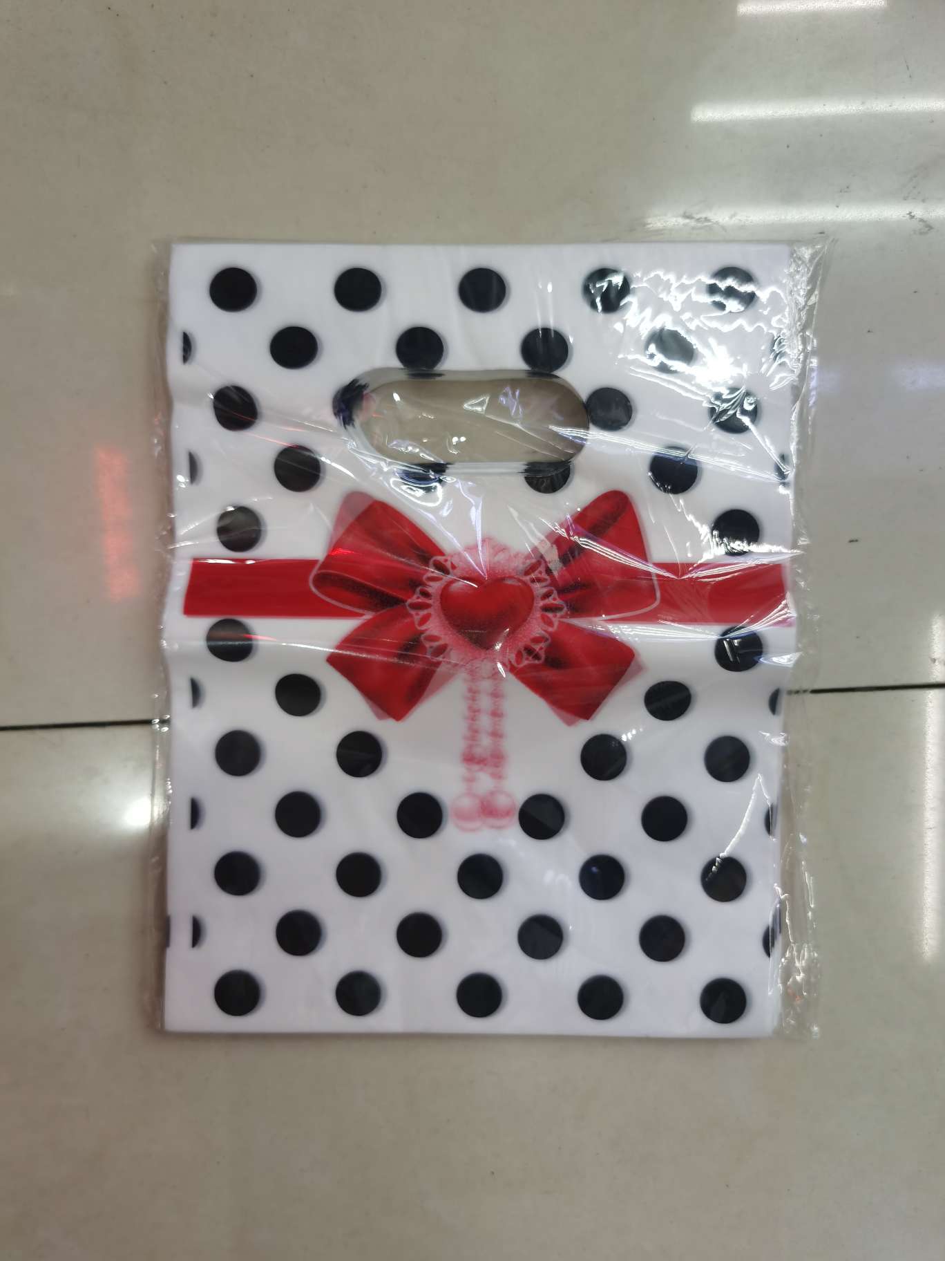 Plastic bags, pe flower bags, heart-shaped plastic bags, striped plastic bags, low-pressure plastic bags PE plastic bag. There are heart-shaped, flower-shaped and round ones. Dots. Stripes. Circles. Beauty pattern. Letter pattern. "Character" detail image 7