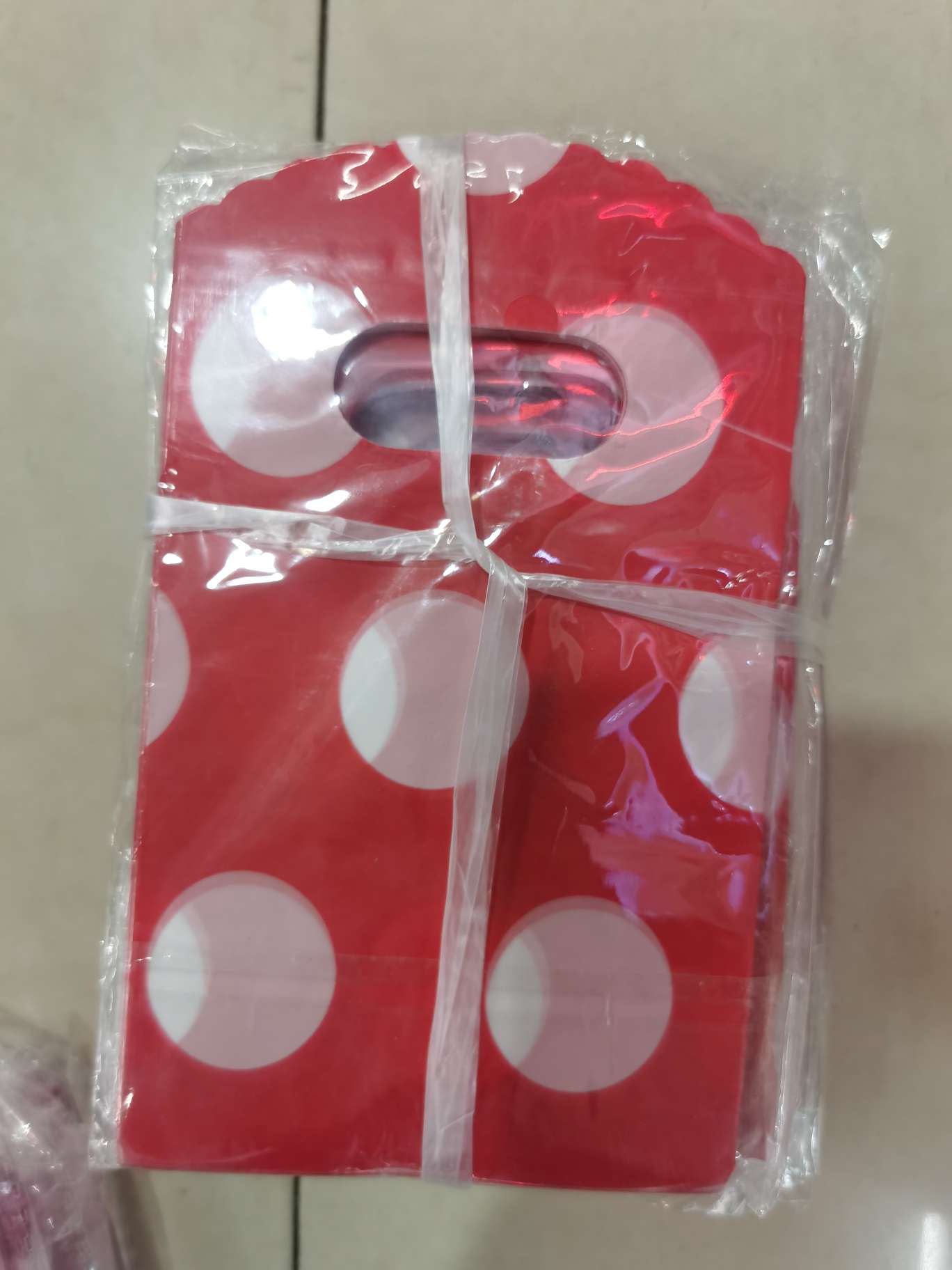 PE clothing bags, heart-shaped plastic bags, striped plastic bags, low-pressure plastic bags. PE plastic bag. There are heart-shaped, flower-shaped and round ones. Dots. Stripes. Circles. Beauty pattern. Letter pattern. Character pattern detail image 1