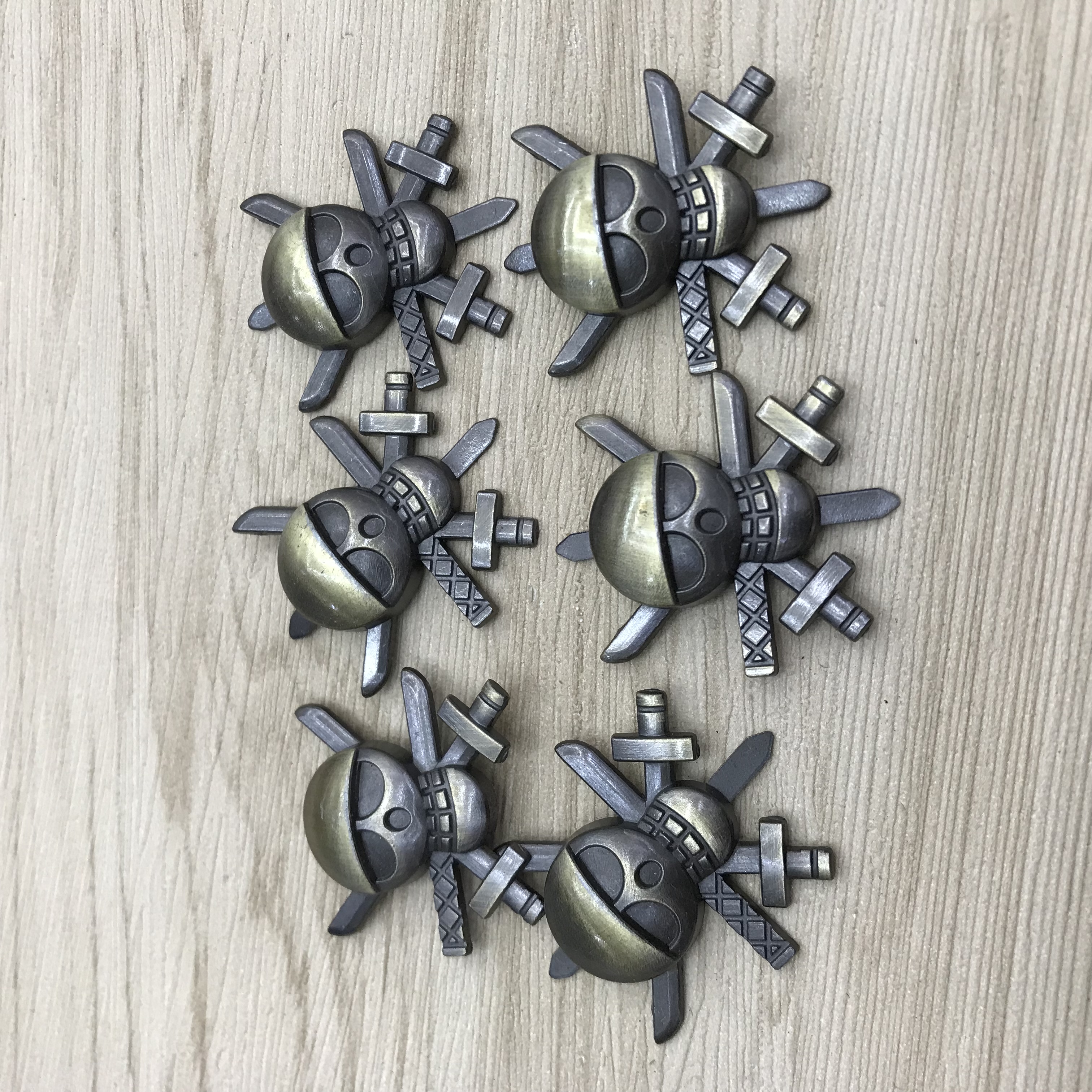 One Piece Skull decorative logo detail image 3