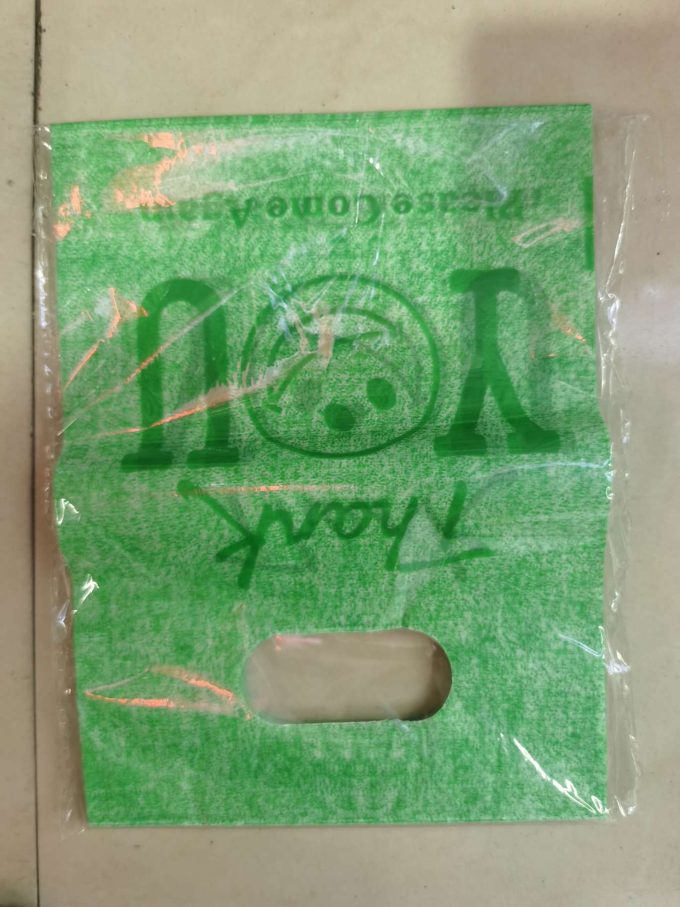 Plastic bags, pe flower bags, heart-shaped plastic bags, striped plastic bags, low-pressure plastic bags PE plastic bag. There are heart-shaped, flower-shaped and round ones. Dots. Stripes. Circles. Beauty pattern. Letter pattern. "Character" Application Scenario