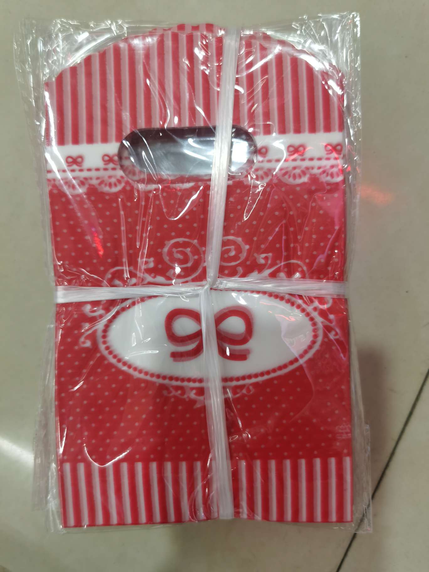 PE clothing bags, heart-shaped plastic bags, striped plastic bags, low-pressure plastic bags. PE plastic bag. There are heart-shaped, flower-shaped and round ones. Dots. Stripes. Circles. Beauty pattern. Letter pattern. Character pattern detail image 5