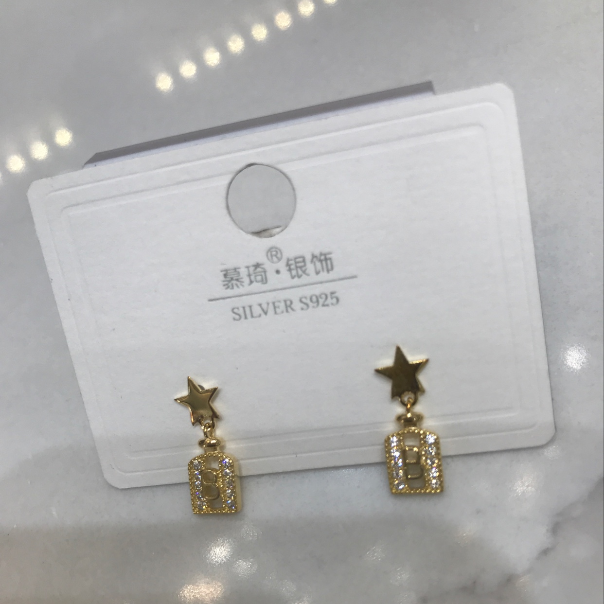 小项链产品图