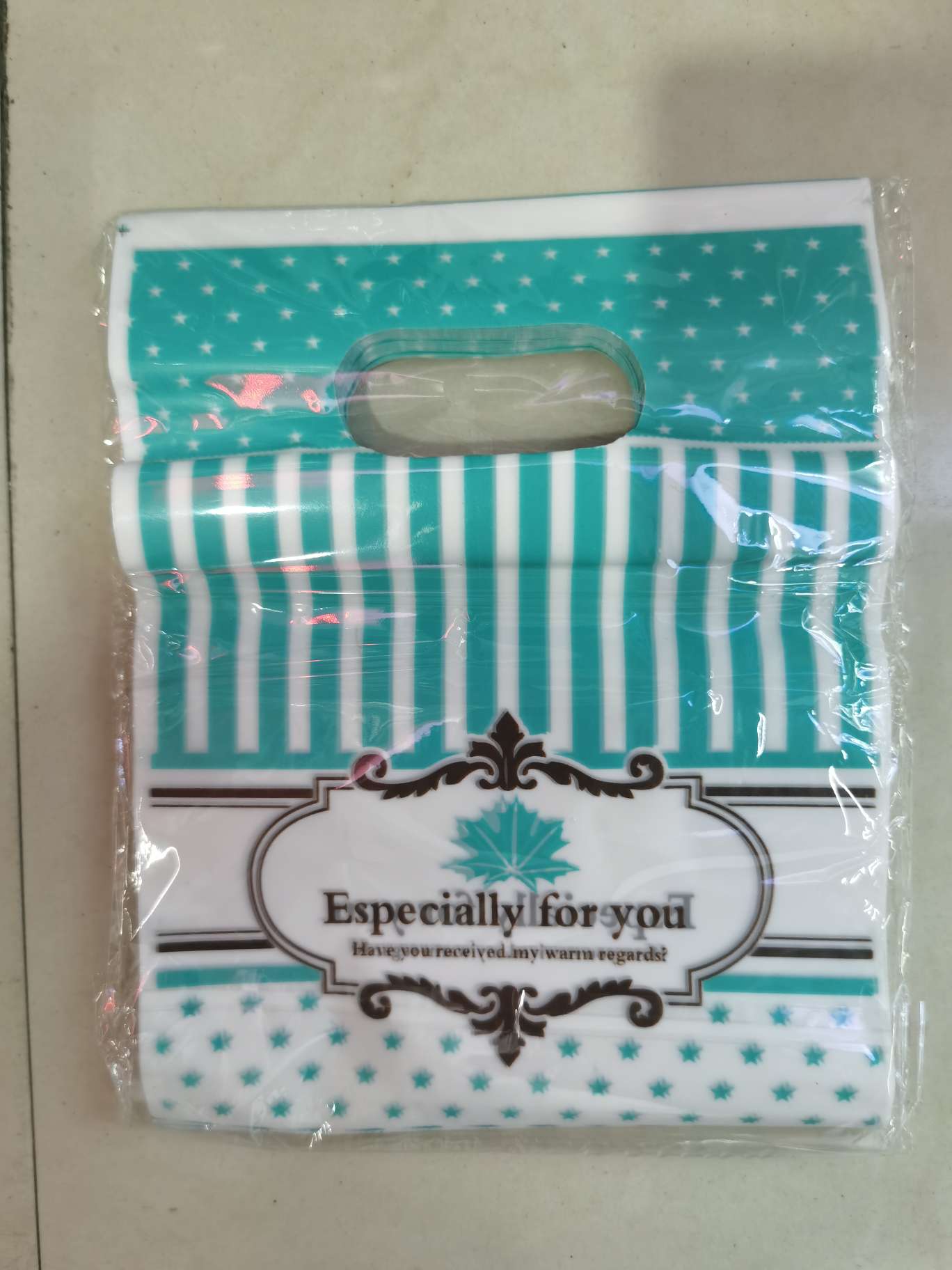 Plastic bags, pe flower bags, heart-shaped plastic bags, striped plastic bags, low-pressure plastic bags PE plastic bag. There are heart-shaped, flower-shaped and round ones. Dots. Stripes. Circles. Beauty pattern. Letter pattern. "Character" details Picture