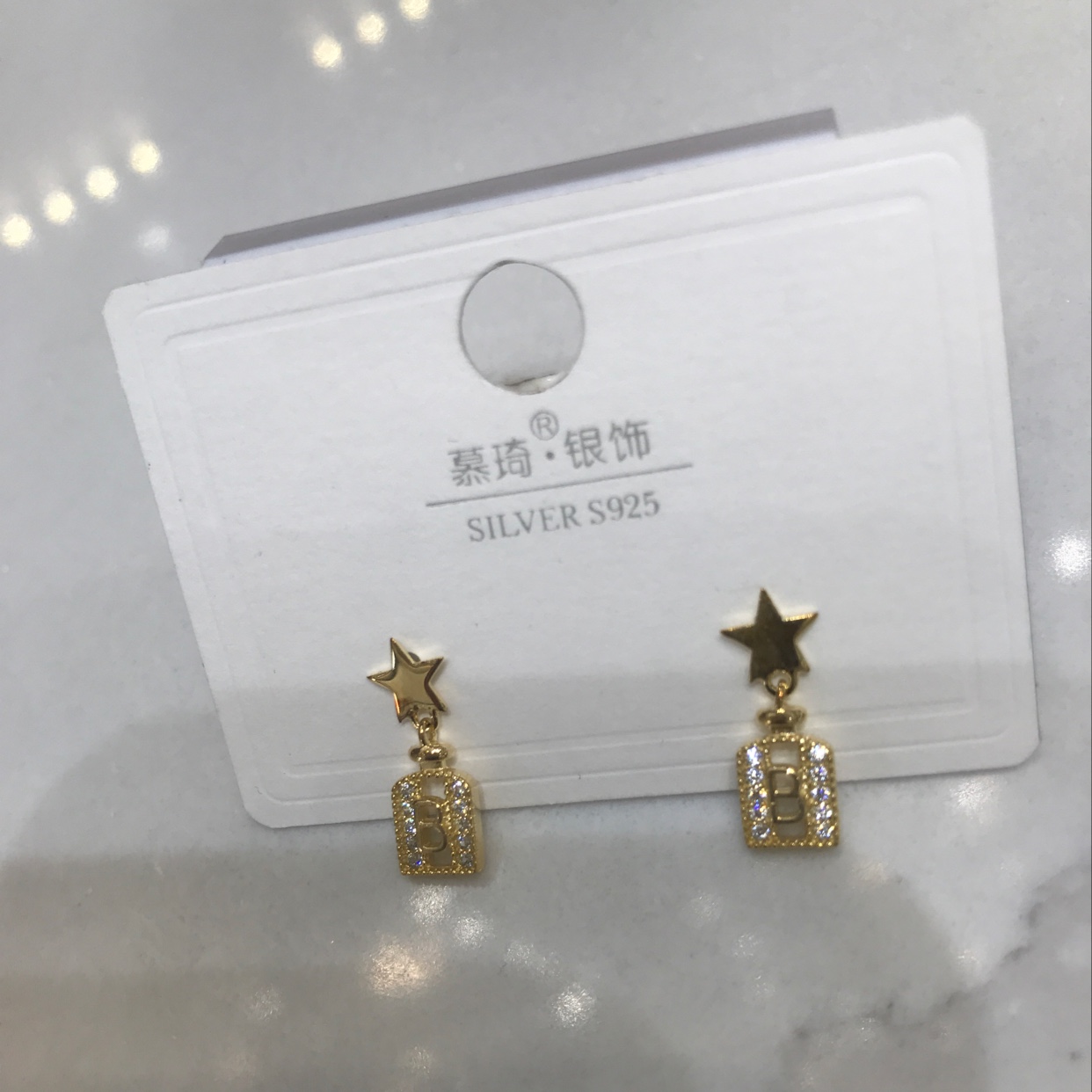 小项链细节图