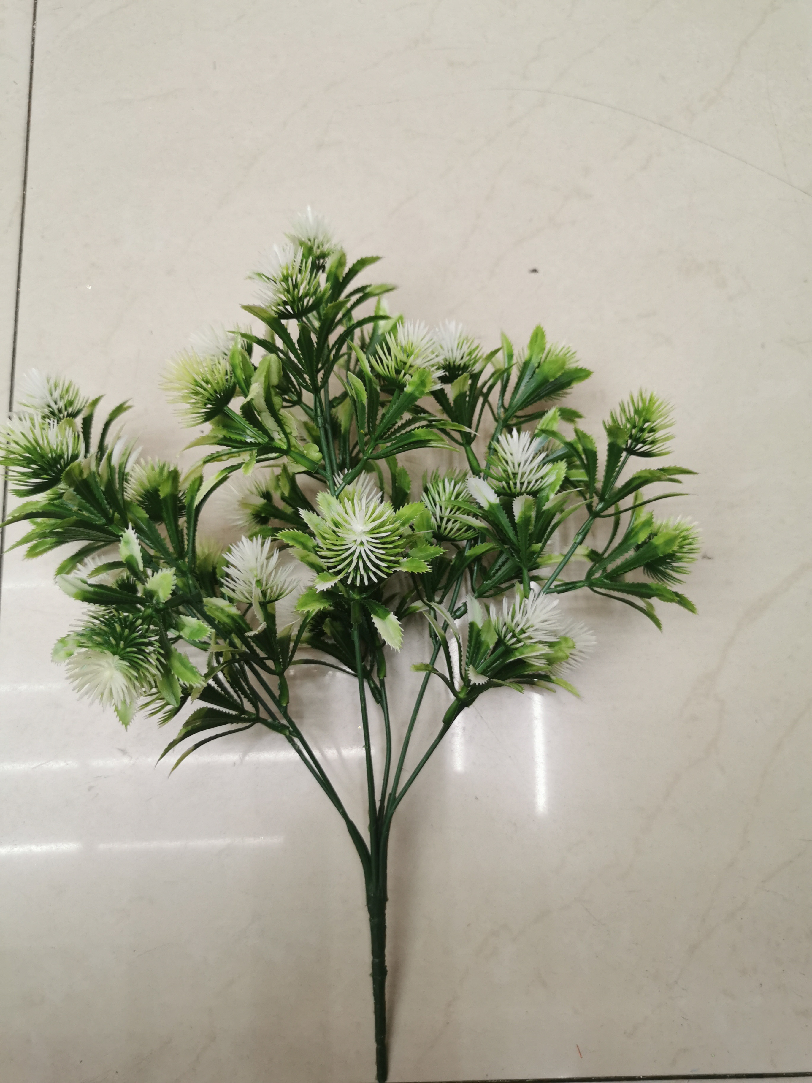 The occurrence of seven rose buds and artificial rose flowers is indeed a case of opposing and killing the Buddha Specification image