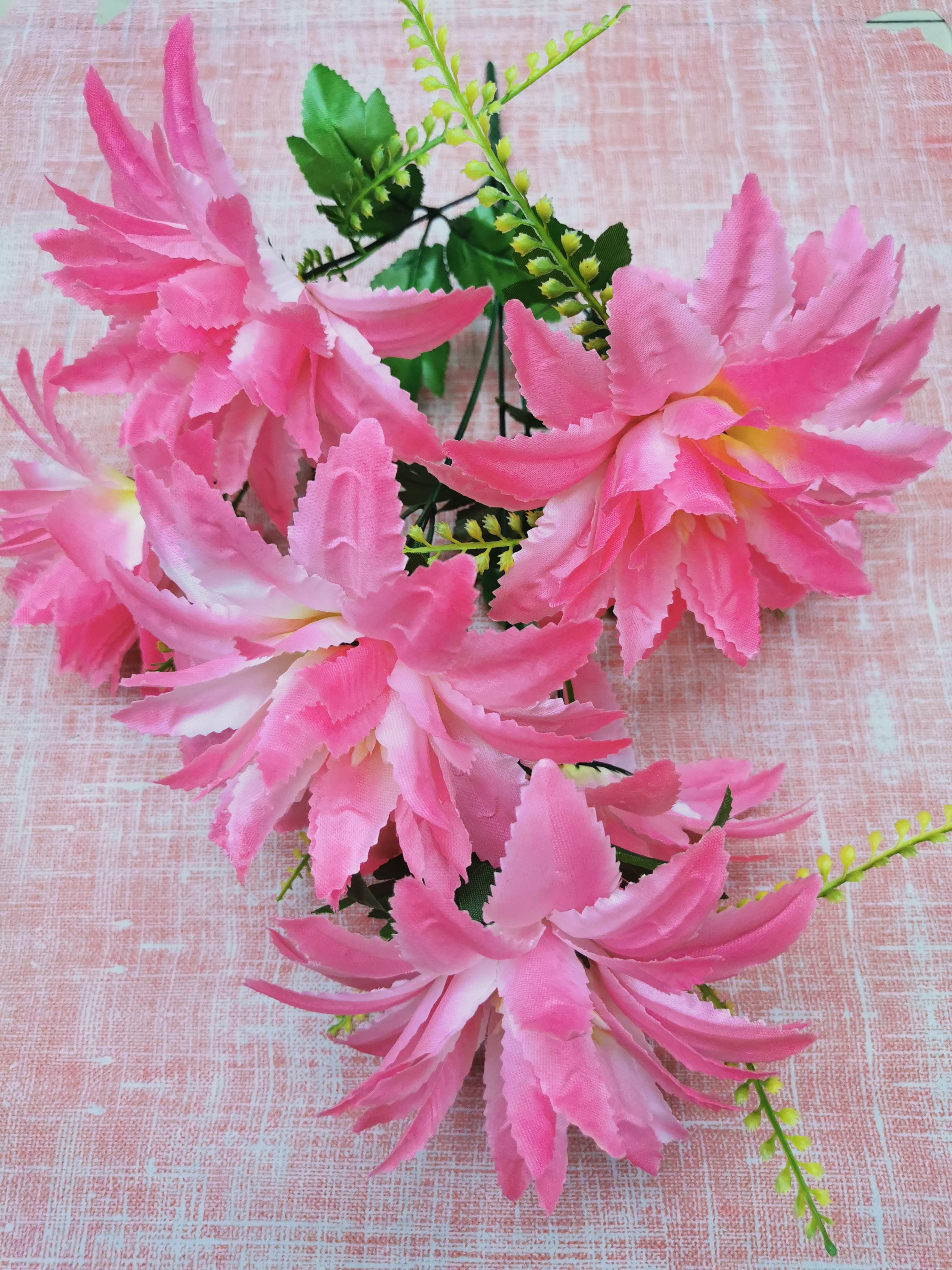The 8-head small round chrysanthemum 1 artificial flower style and good place are very stylish details Picture