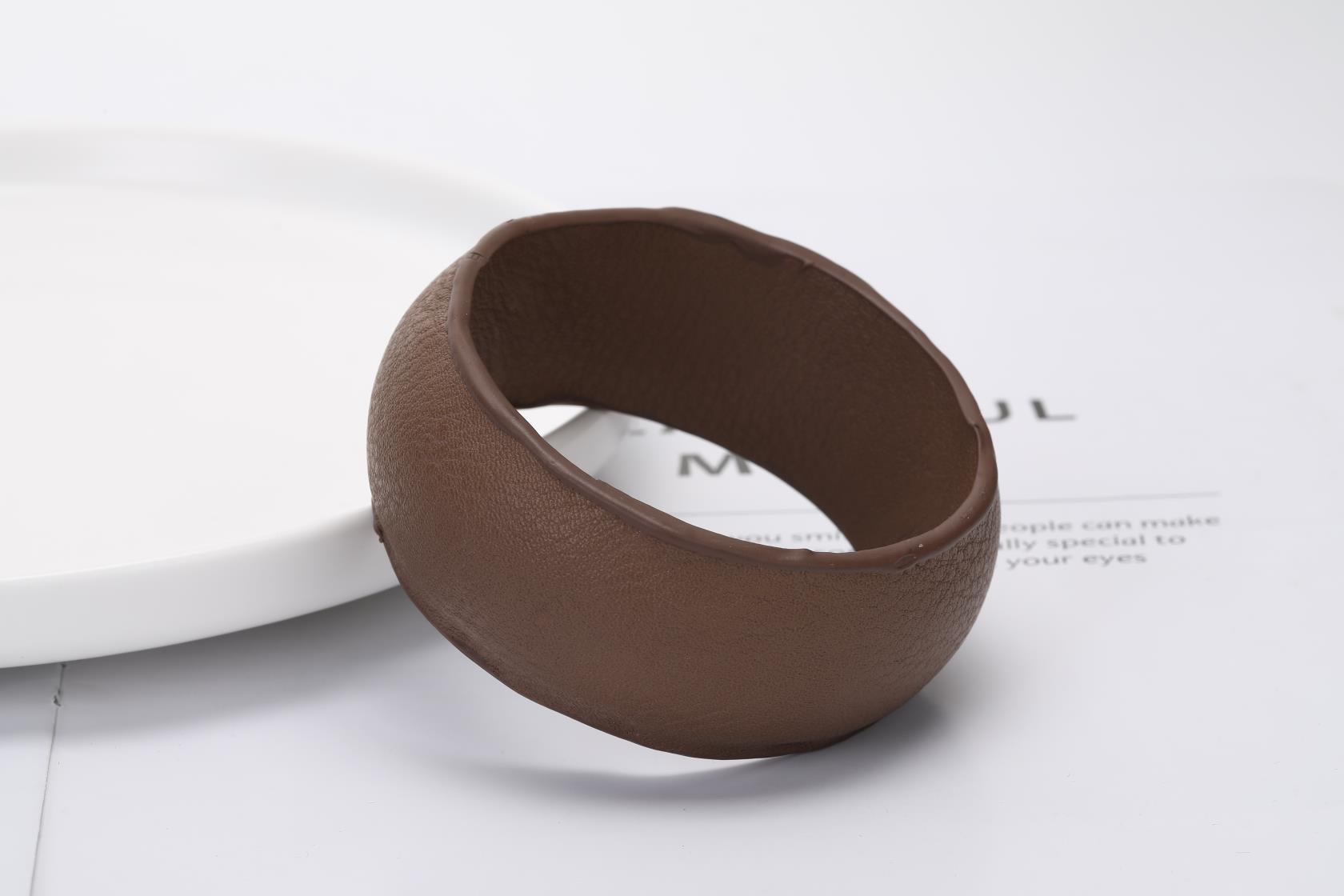 时尚潮流休闲宽皮质手环详情图2