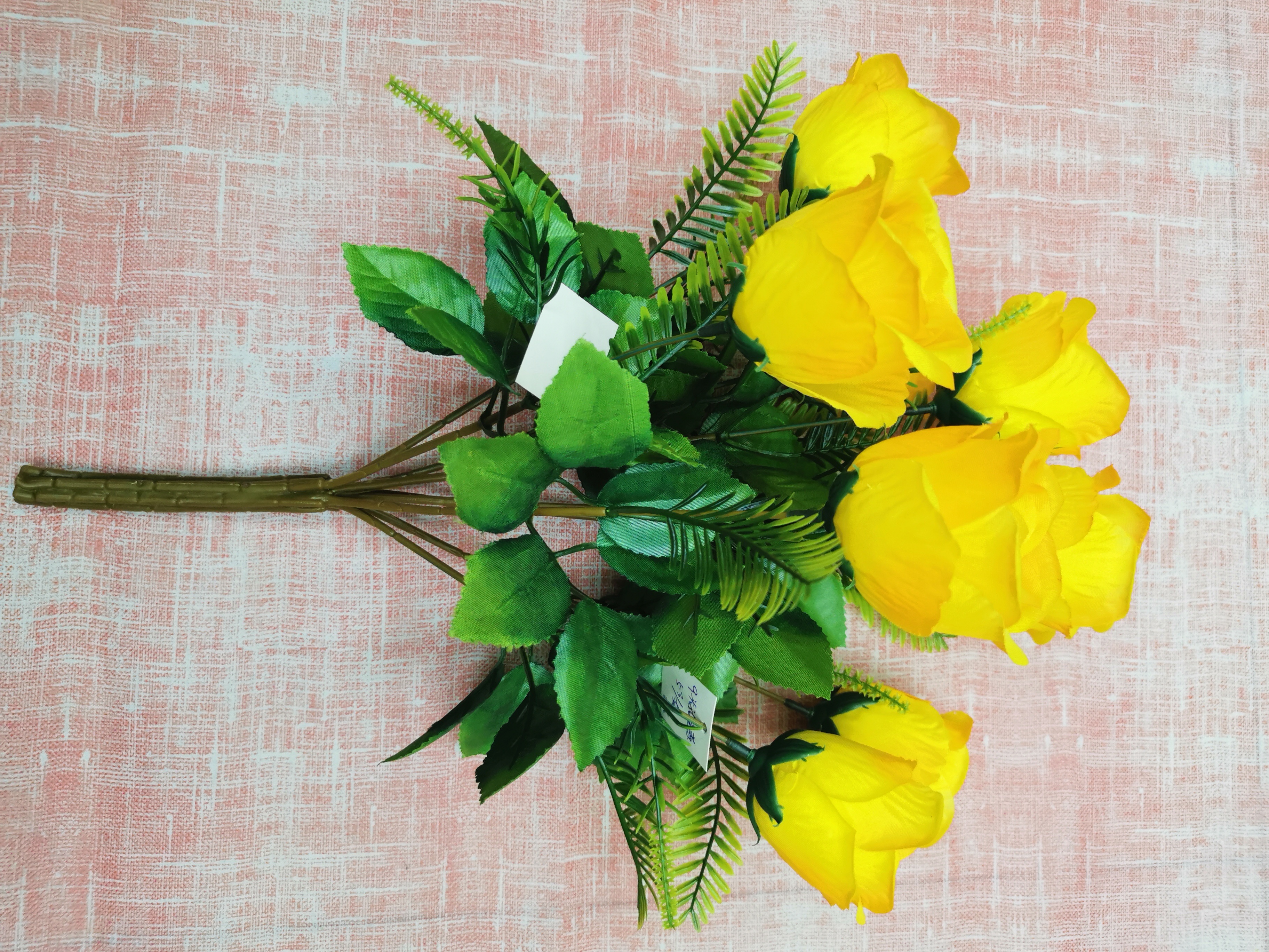 The 55-head rose-sized artificial flower is so pitiful. I immediately regretted it details Picture