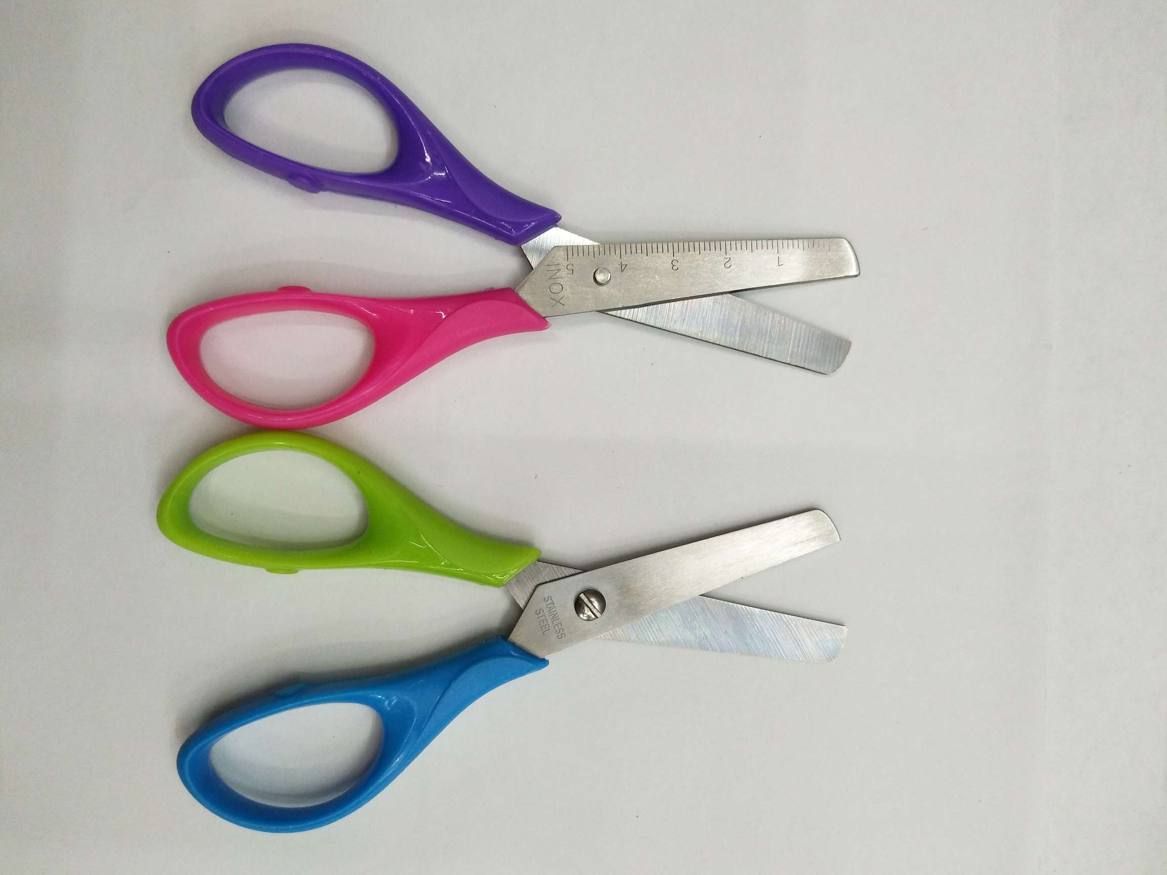 Office, educational and cultural scissors, student scissors, stationery scissors, hardware tool scissors, cutting tools, student two-color scissors with scales Item Picture