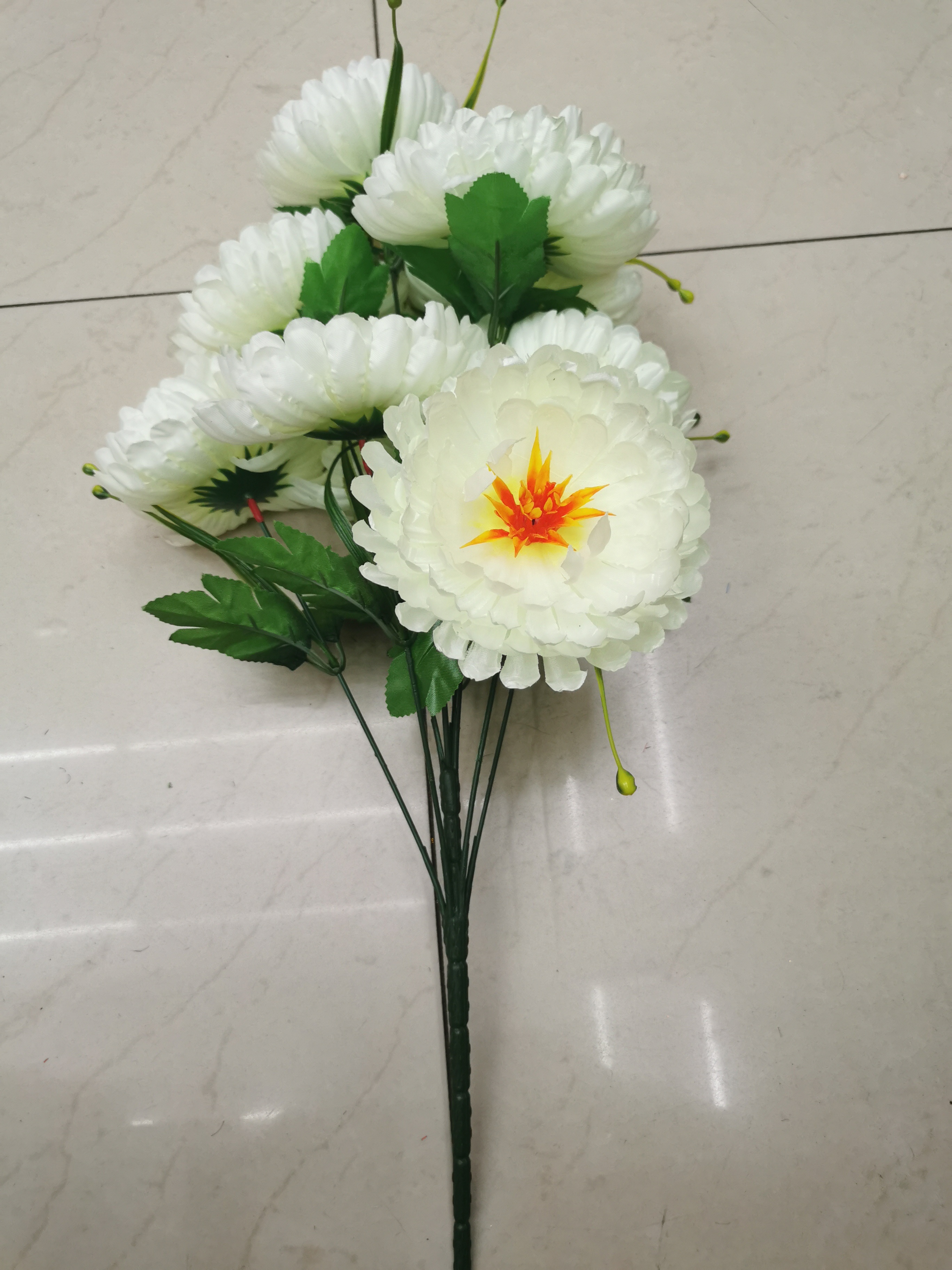 The glorious moment of 18 new chrysanthemum artificial flower skin in France Specification image