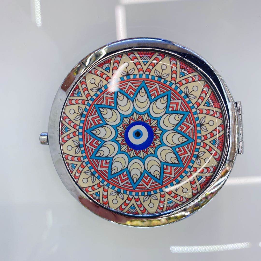 蓝眼睛图片白底实物图