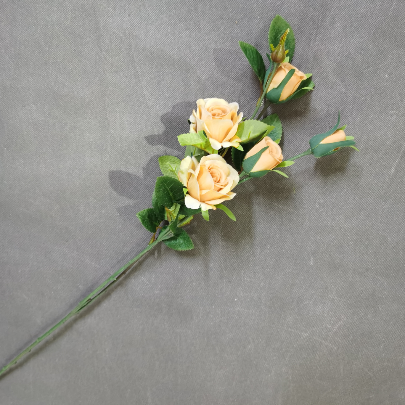 单支5头小玖瑰 适合婚庆，装饰，家居摆放