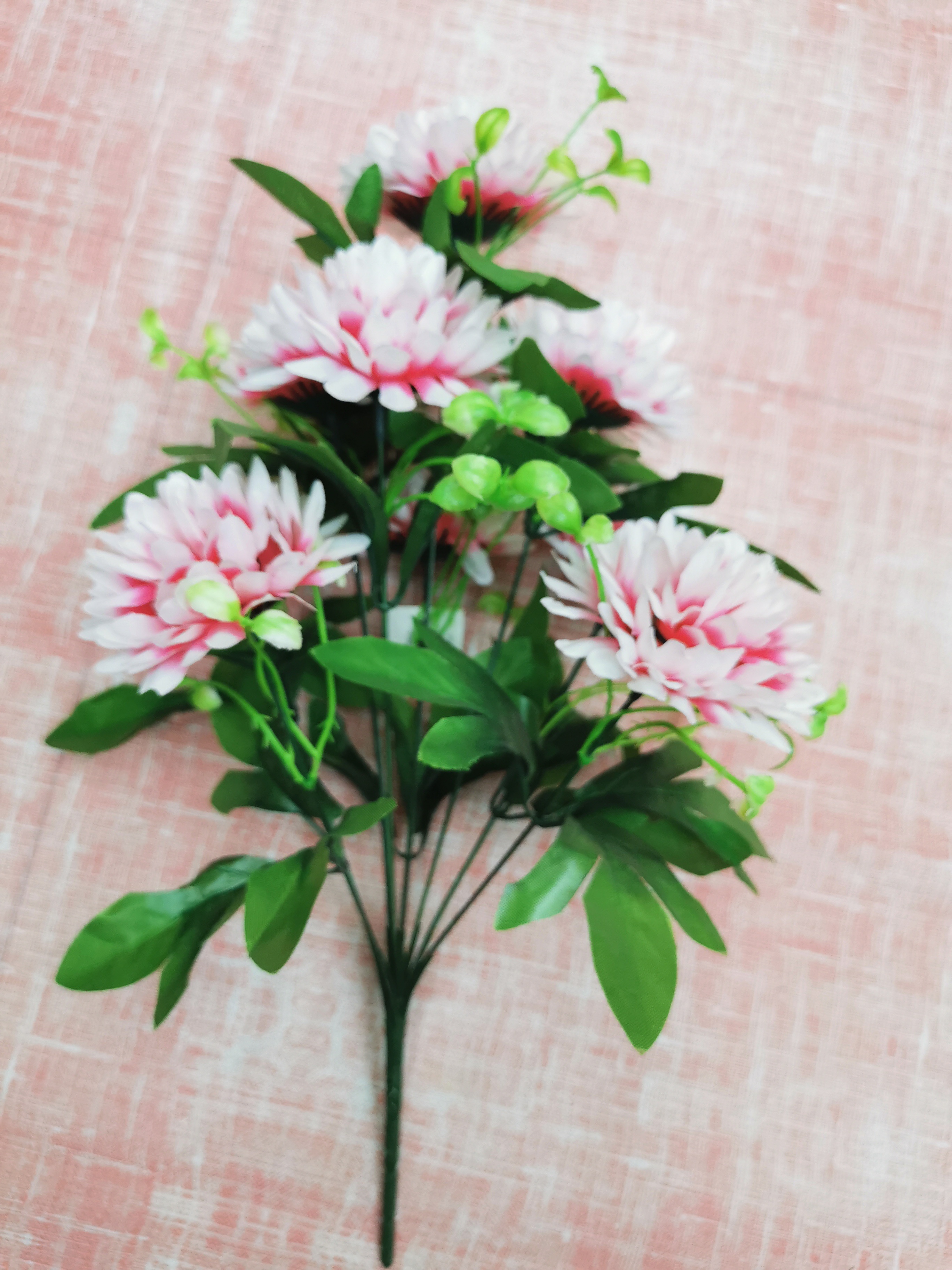 A crazy attack of 7 rose artificial flowers that subverts the world view details Picture