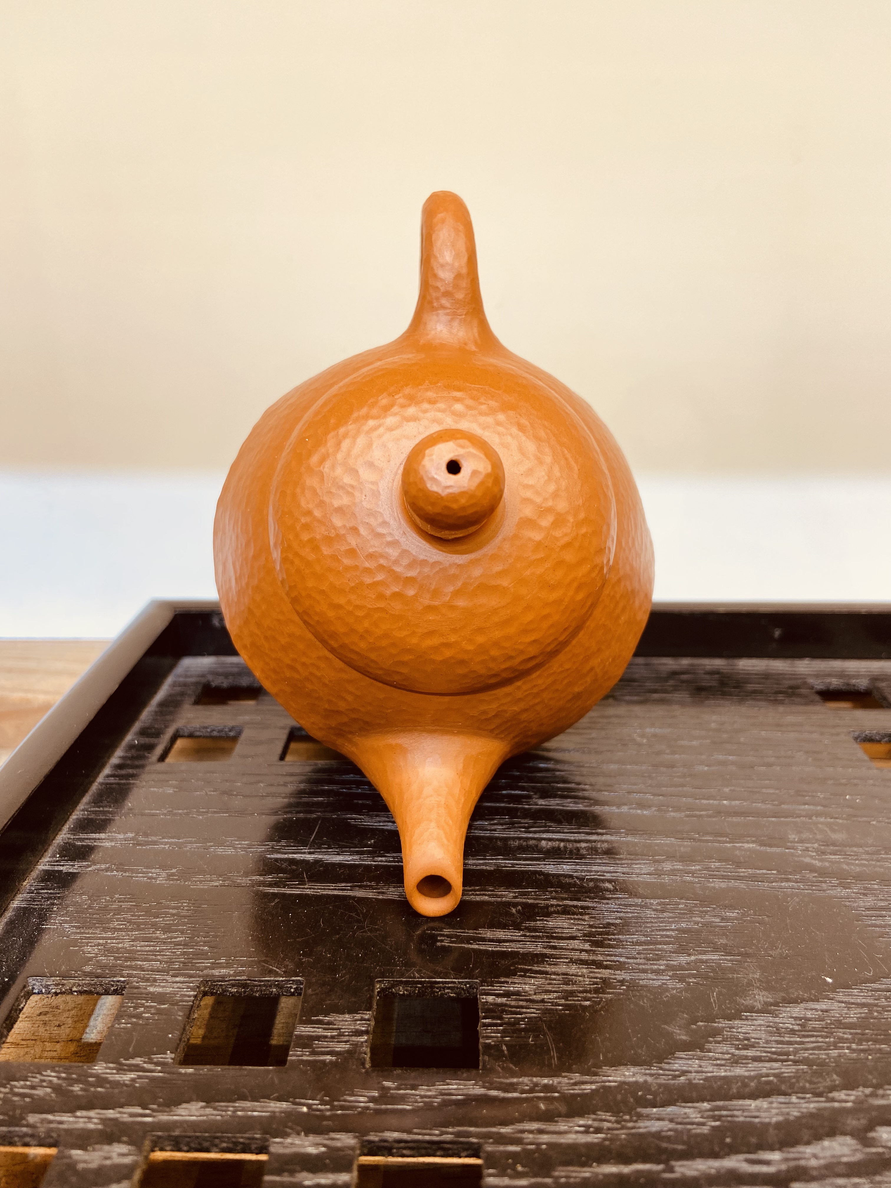 茶壶日本常滑烧  村田益规纯手工制作朱泥锤纹后手急须壶（九宫壶忘言姊妹款朱泥锤纹折叠层后手急须壶）详情7