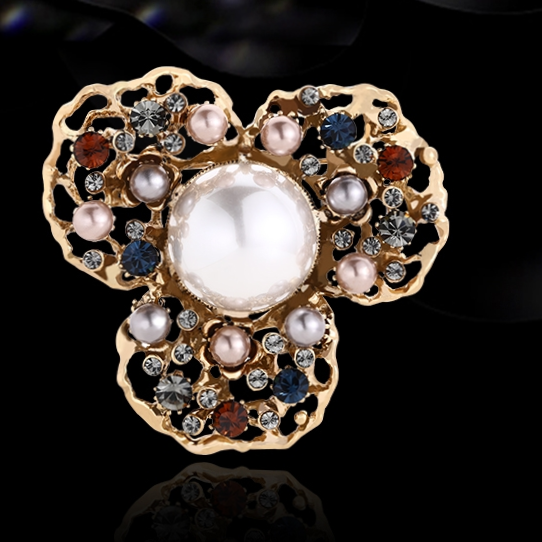 Brooch 2016