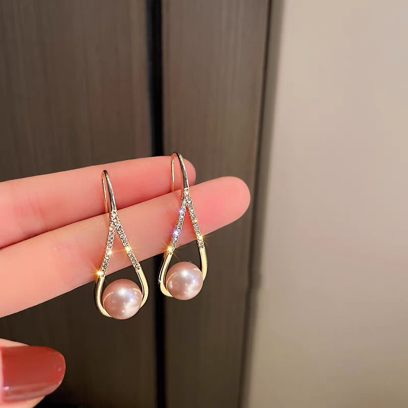 Korean pearl earhook style earrings, high-end and light luxury earrings for women, new trendy and simple style, ladylike stud earrings