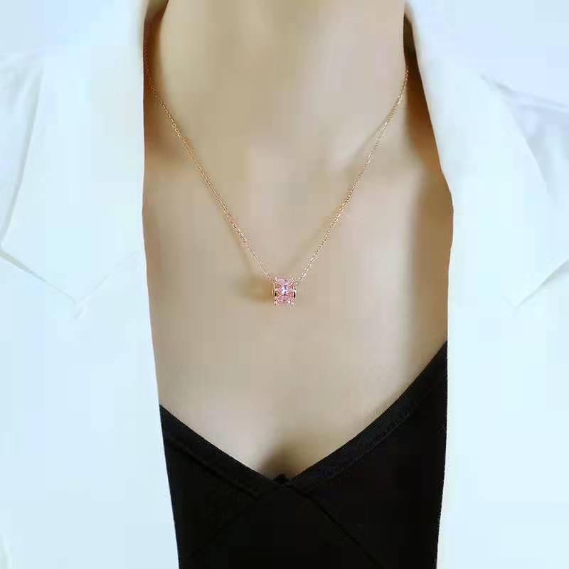 قلادة مصنوعة من التيتانيوم من الصلب المقوى لا تتلاشى من C0876-30. Item Picture