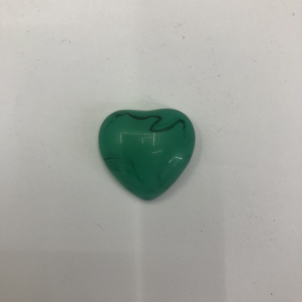 绿色爱心树脂配件厂家直销饰品配件树脂亚克力材质超级热销