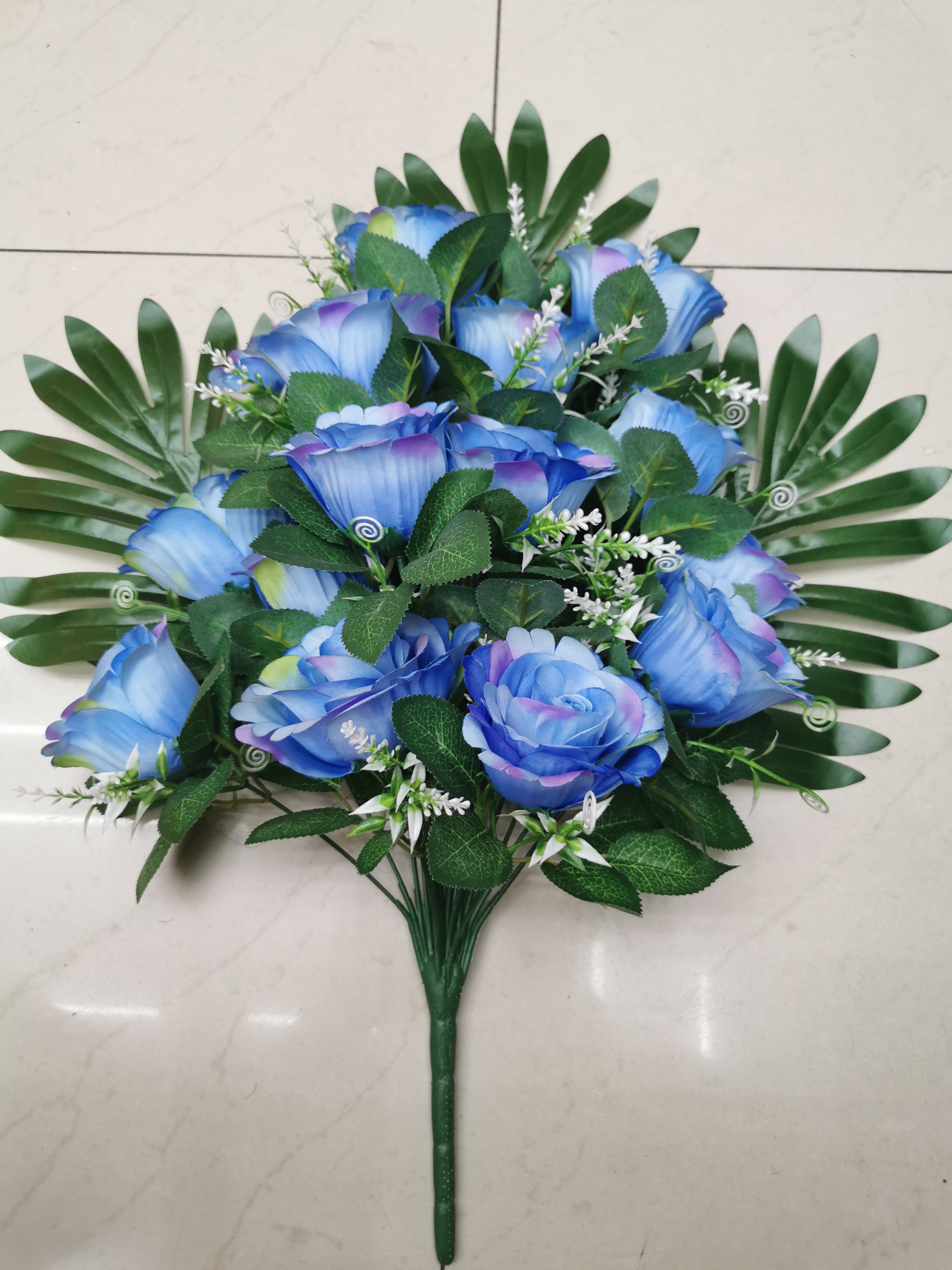 The occurrence of seven rose buds and artificial rose flowers is indeed a case of opposing and killing the Buddha Application Scenario