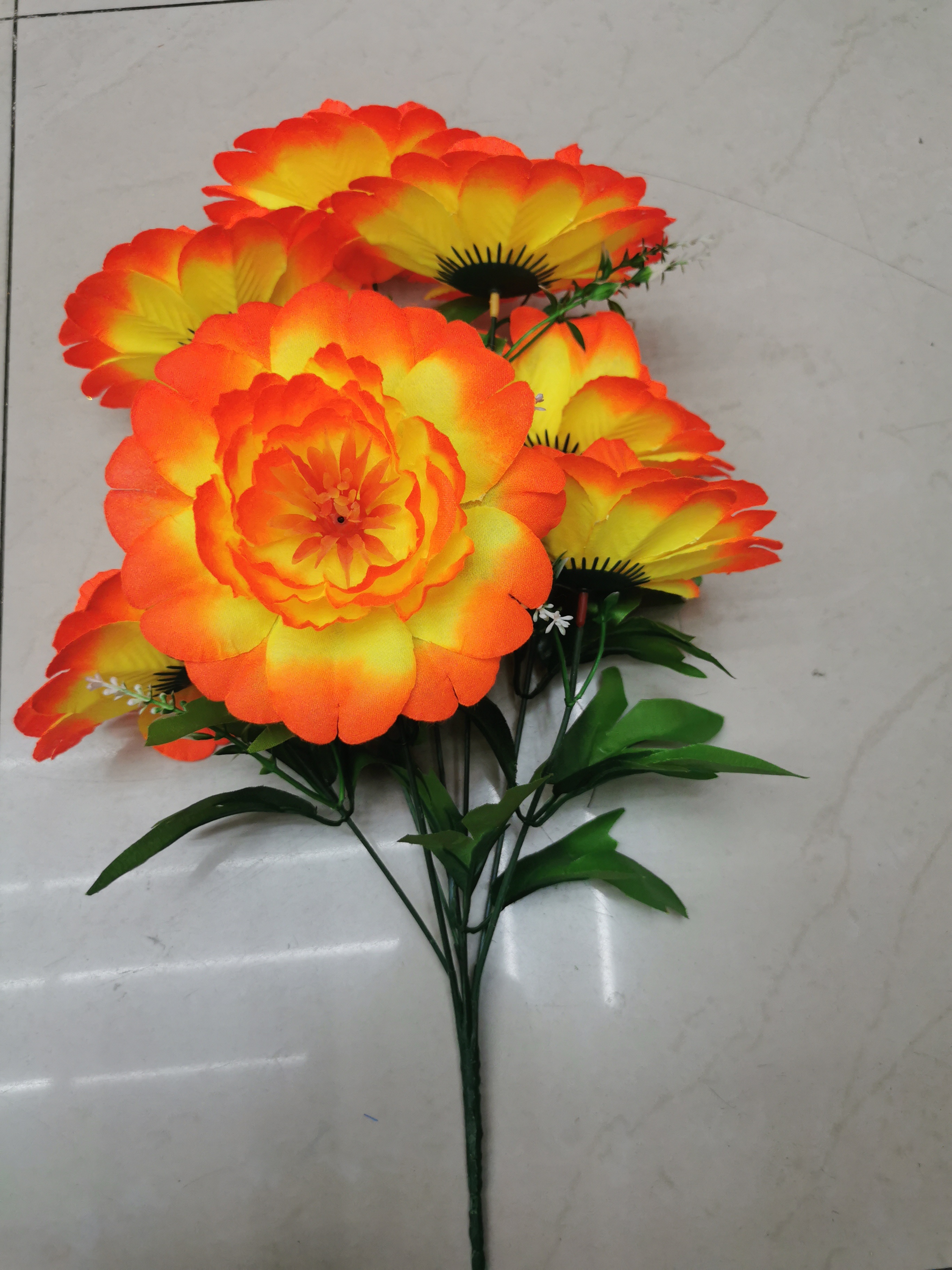 13 artificial flowers of silk fabric rose Specification image
