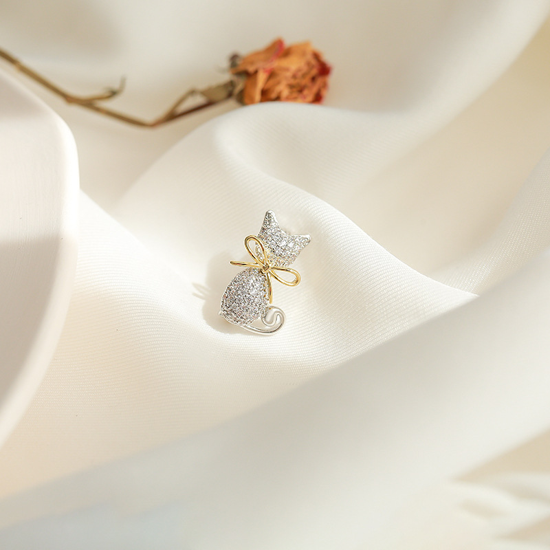 South Korea anti-slip brooch neckline Cute bow cat shirt collar pin zircon pin accessories