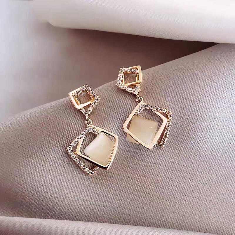 High-grade earrings new trend South Korean net red earrings temperament earrings geometric long stud earrings female thumbnail